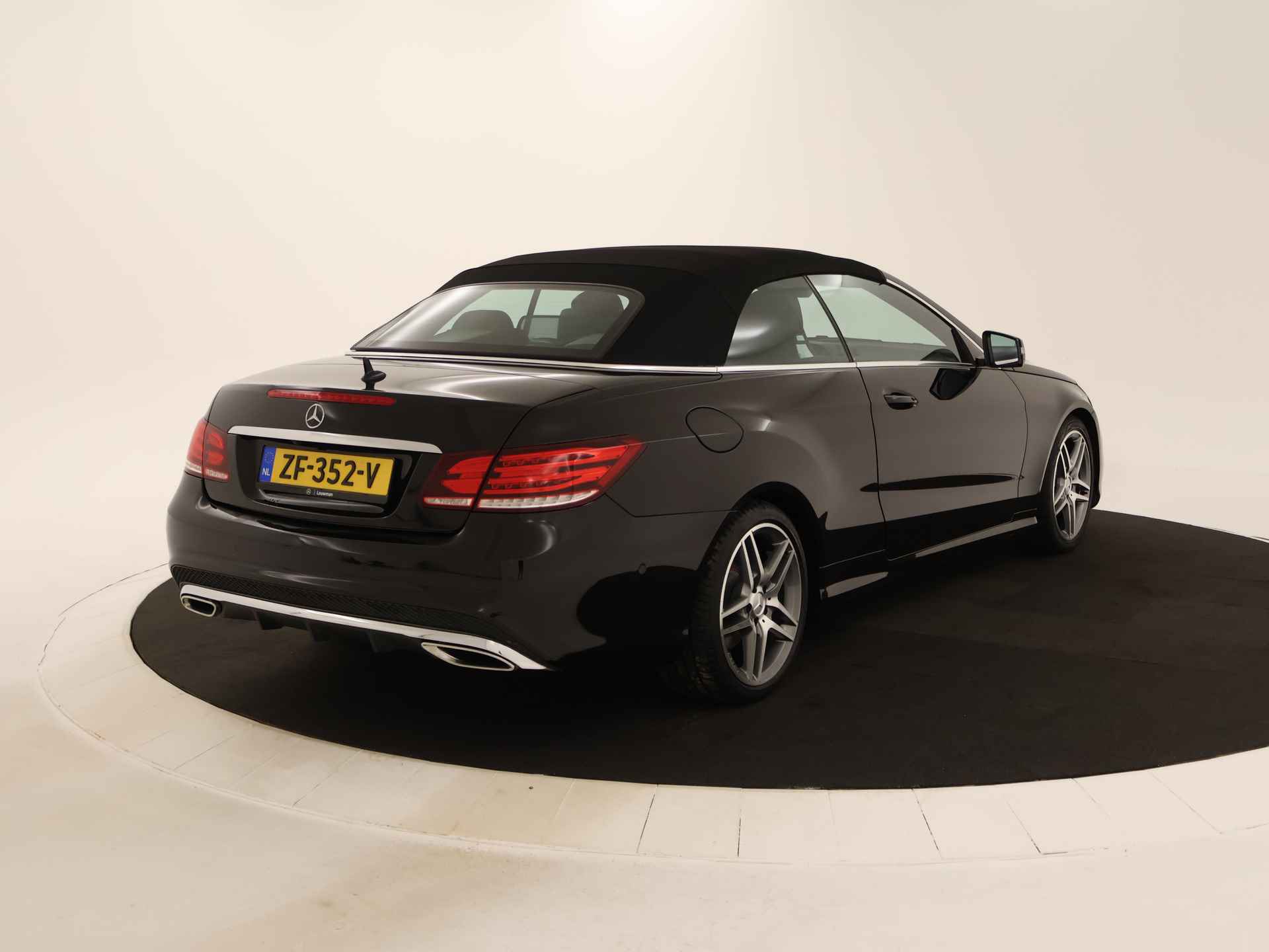 Mercedes-Benz E-Klasse Cabrio 200 Edition Sport Limited | 5 spaaks AMG LM velgen | Navigatie | Parking support | Louwman Basis Pakket - 39/44