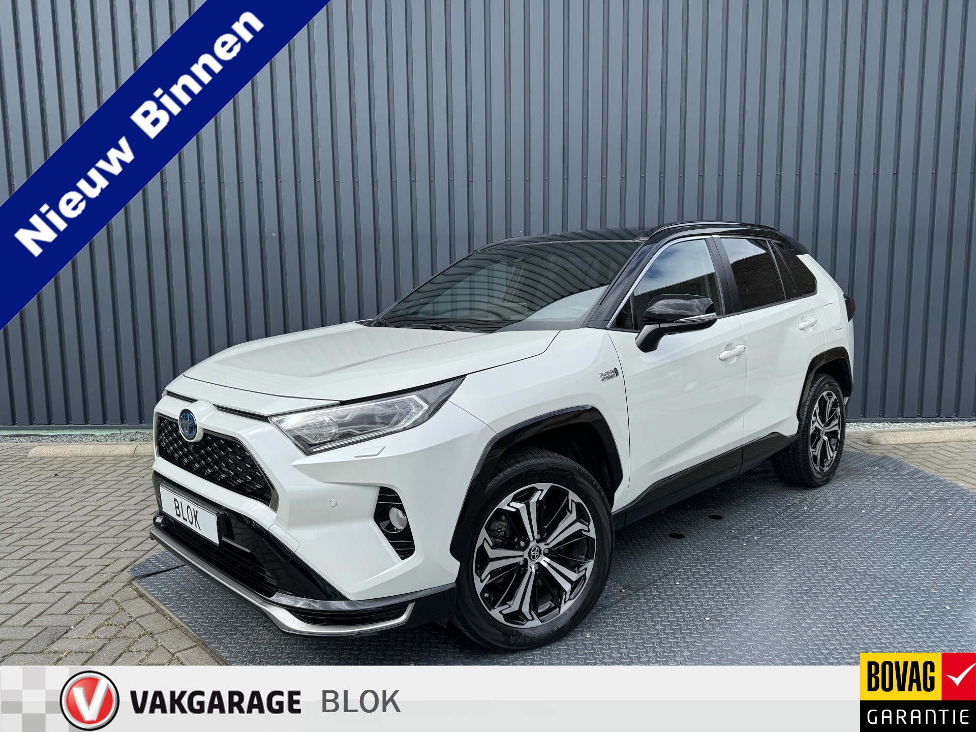 Toyota RAV4 2.5 Plug-in Hybrid AWD Bi-Tone Plus | 4x Nieuwe Allseason banden | Pano dak | 10 jr GARANTIE | Rijklaar!!