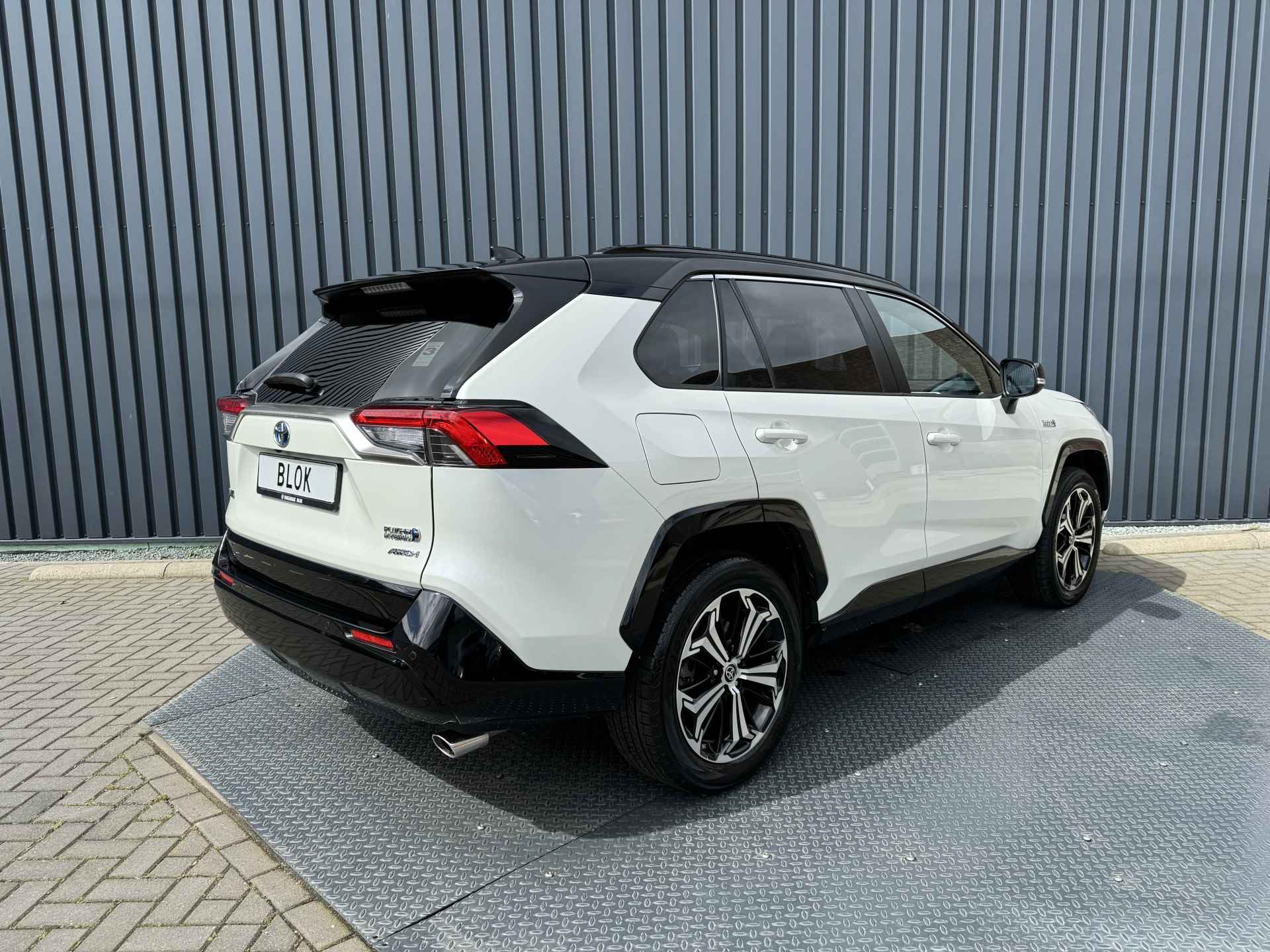 Toyota RAV4 2.5 Plug-in Hybrid AWD Bi-Tone Plus | 4x Nieuwe Allseason banden | Pano dak | 10 jr GARANTIE | Rijklaar!! - 10/52