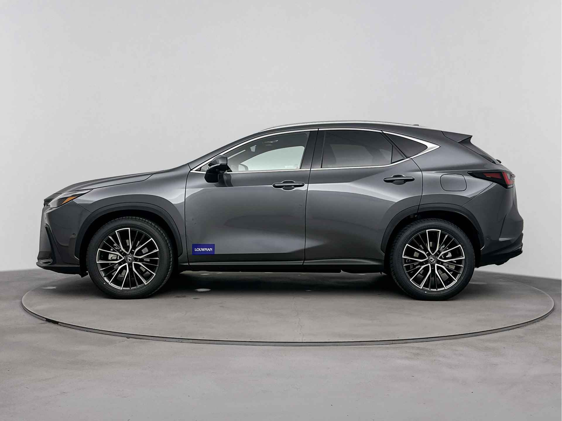 Lexus NX 450h+ AWD President Line | Leder | 360 Camera | Navigatie | Mark Levison Audio | Panoramadak | Dodehoek Ass. | Stoel en stuurwiel verwarmd | LM velgen | Parkeersensoren | - 29/52