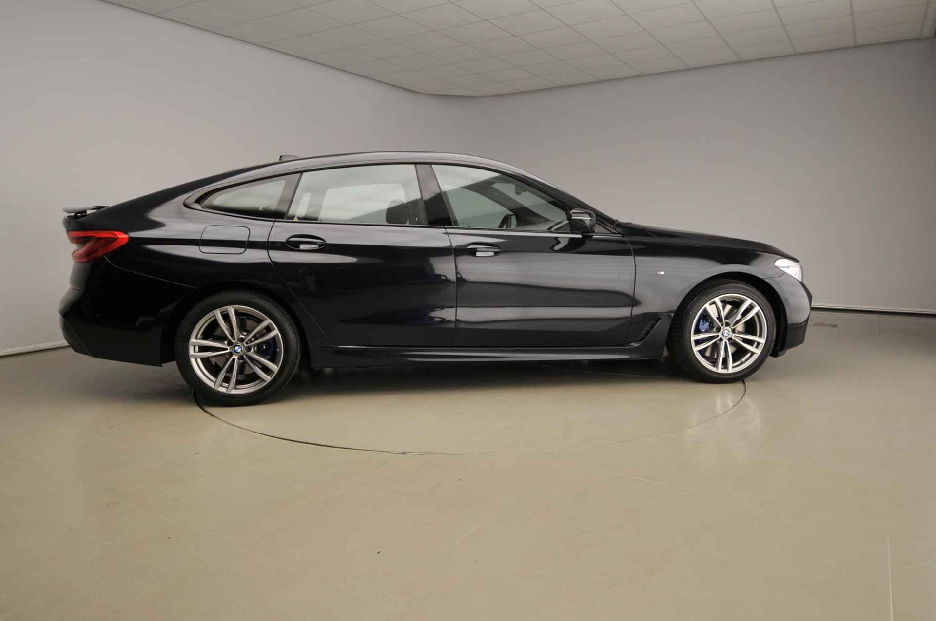 BMW 6 Serie Gran Turismo 630i | M-Sportpakket | LED | Leder | Navigatie | Sportstoelen | Stoelverwarming | Alu 19 inch - 5/43