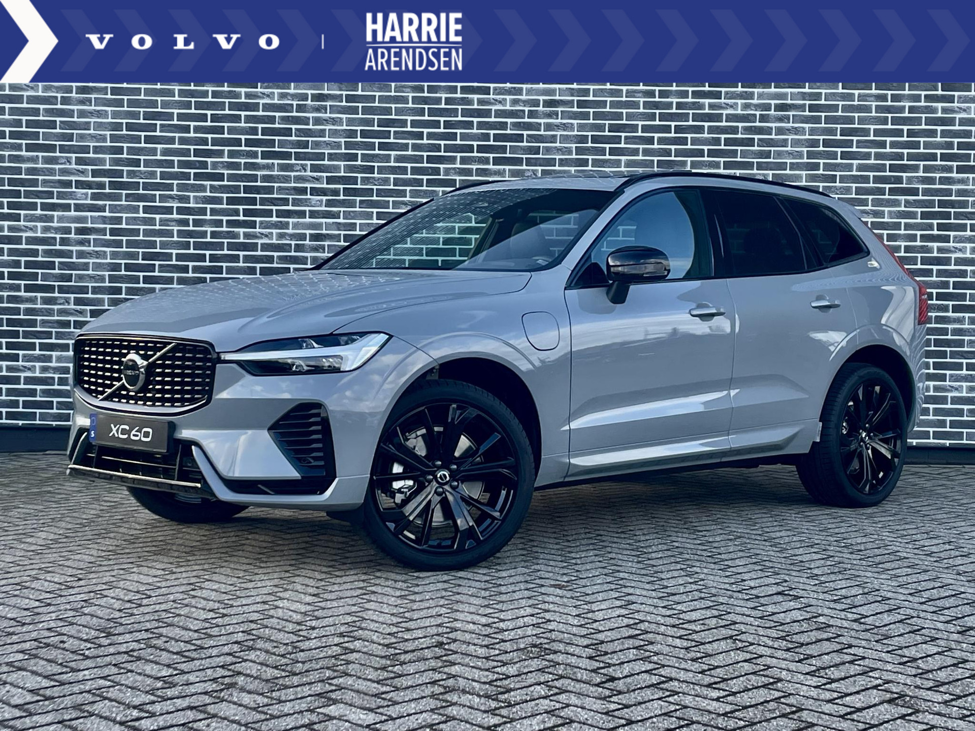 Volvo XC60 2.0 Recharge T6 AWD Plus Dark | Keyless | Harman Kardon audio | Elektrische achterklep | Stoel en stuurverwarming | Adaptieve Cruise control