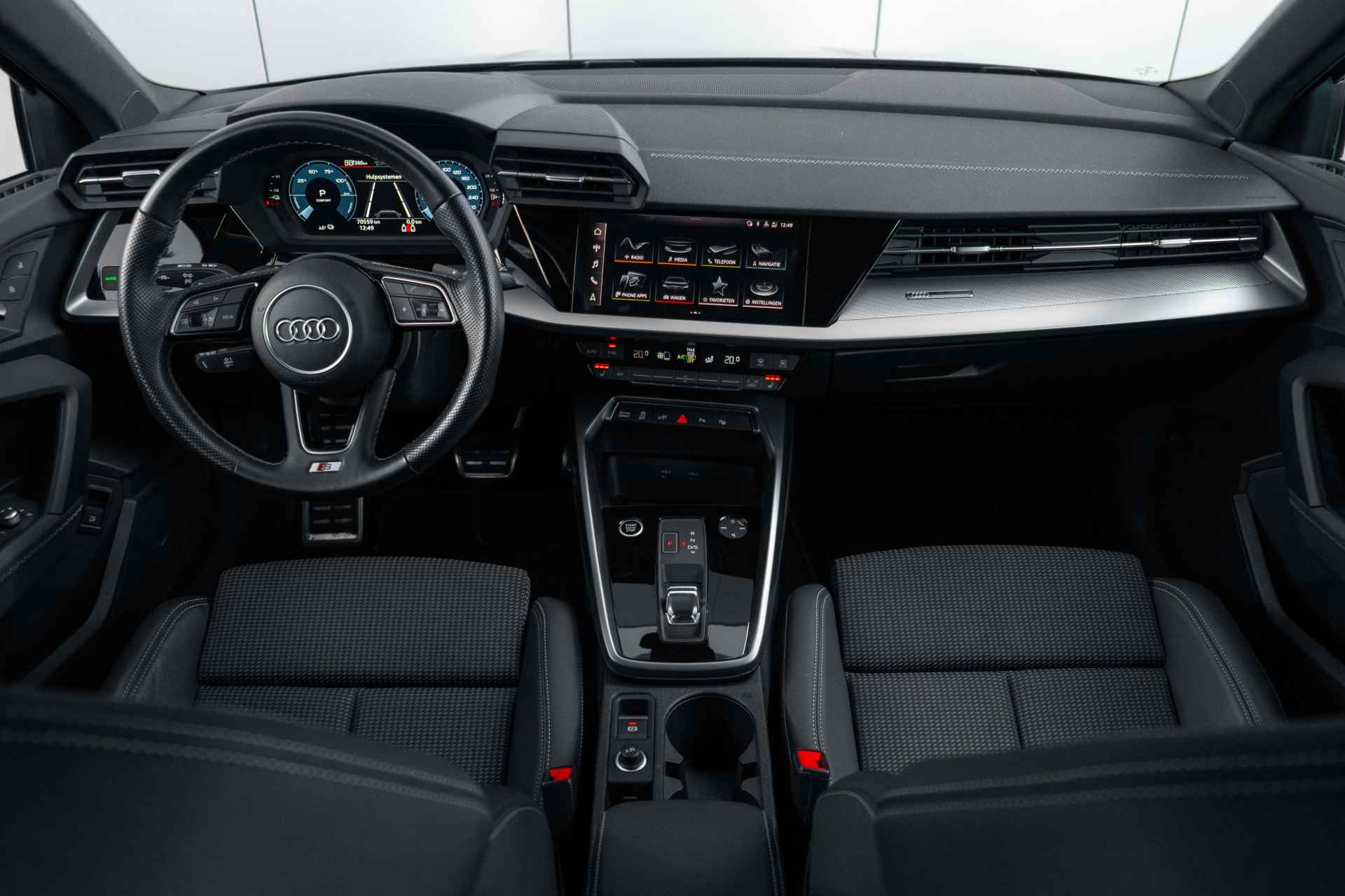 Audi A3 Sportback 40 TFSI e S edition | LED-koplampen | Stoelverwarming | Audi Smarthphone Interface | Parkeerhulp Plus - 9/61