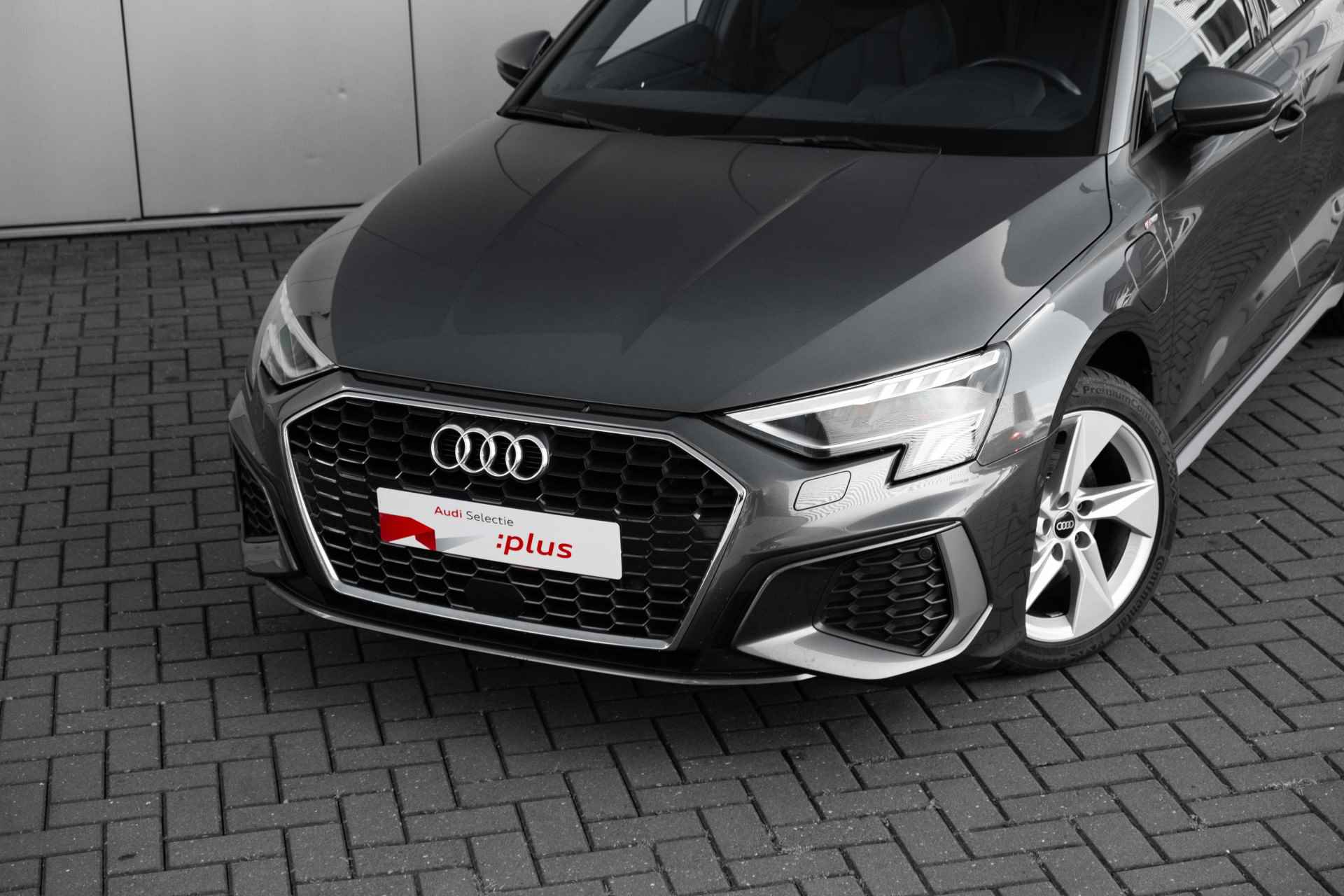 Audi A3 Sportback 40 TFSI e S edition | LED-koplampen | Stoelverwarming | Audi Smarthphone Interface | Parkeerhulp Plus - 17/61