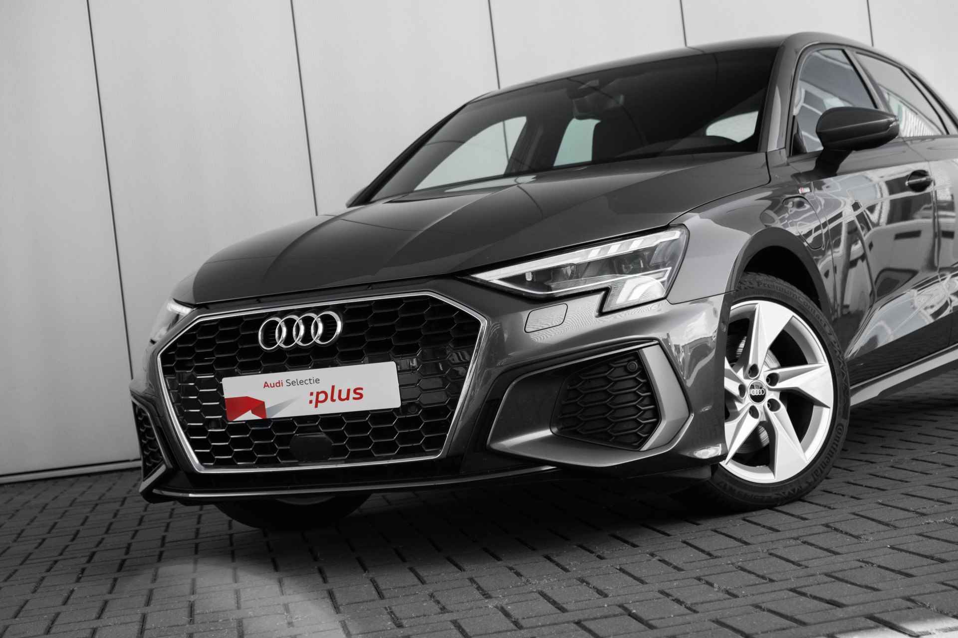 Audi A3 Sportback 40 TFSI e S edition | LED-koplampen | Stoelverwarming | Audi Smarthphone Interface | Parkeerhulp Plus - 18/61