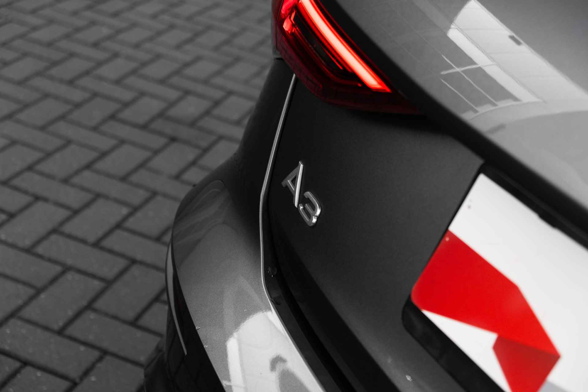 Audi A3 Sportback 40 TFSI e S edition | LED-koplampen | Stoelverwarming | Audi Smarthphone Interface | Parkeerhulp Plus - 26/61