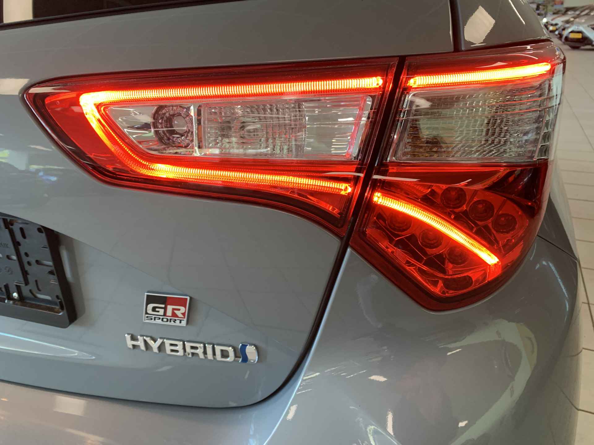 Toyota Yaris 1.5 Hybrid GR-Sport - 8/37