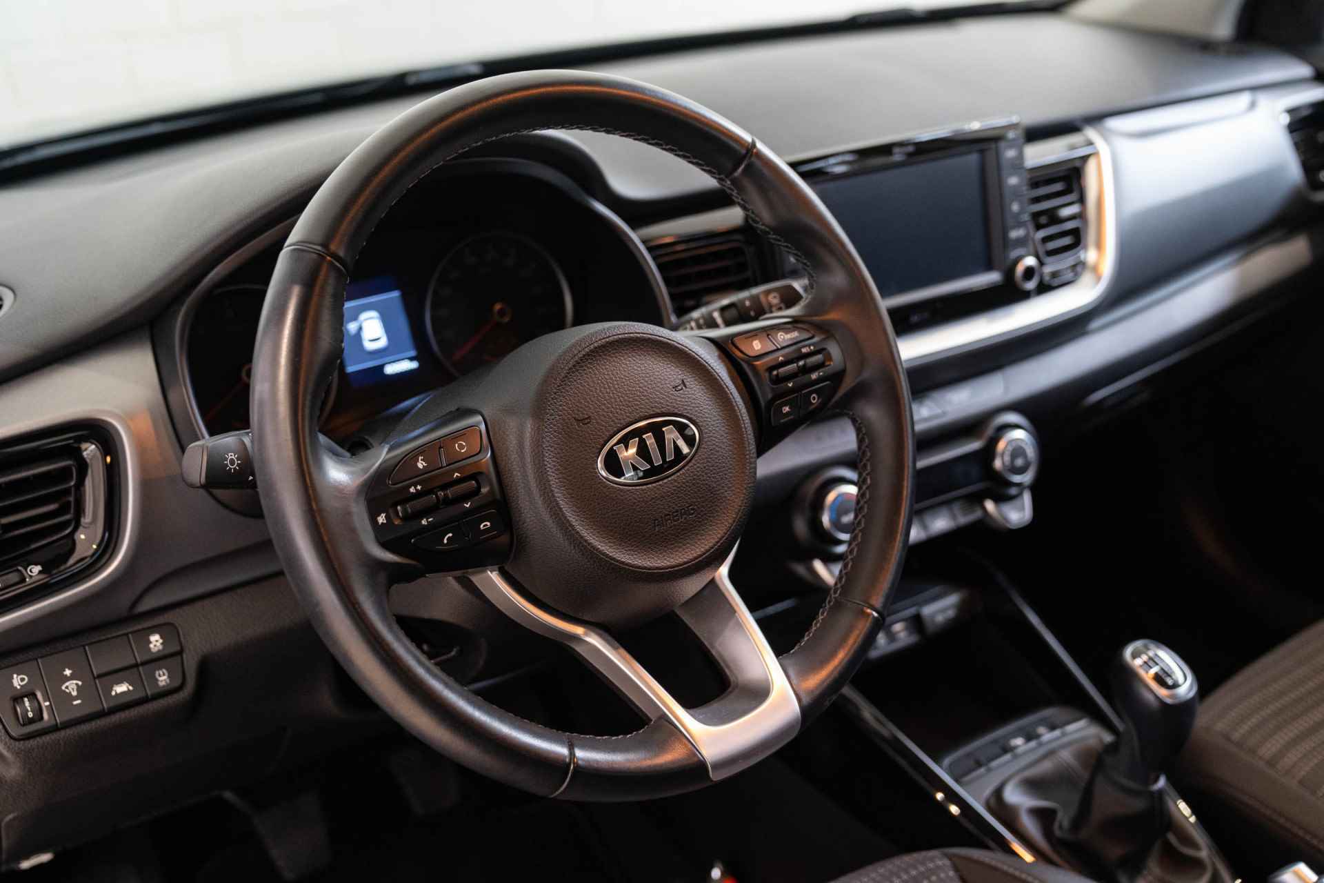 Kia Stonic 1.0 T-GDi DynamicPlusLine | Trekhaak | Camera | Navigatie | Climate Controle | Keyless Entry | - 16/37