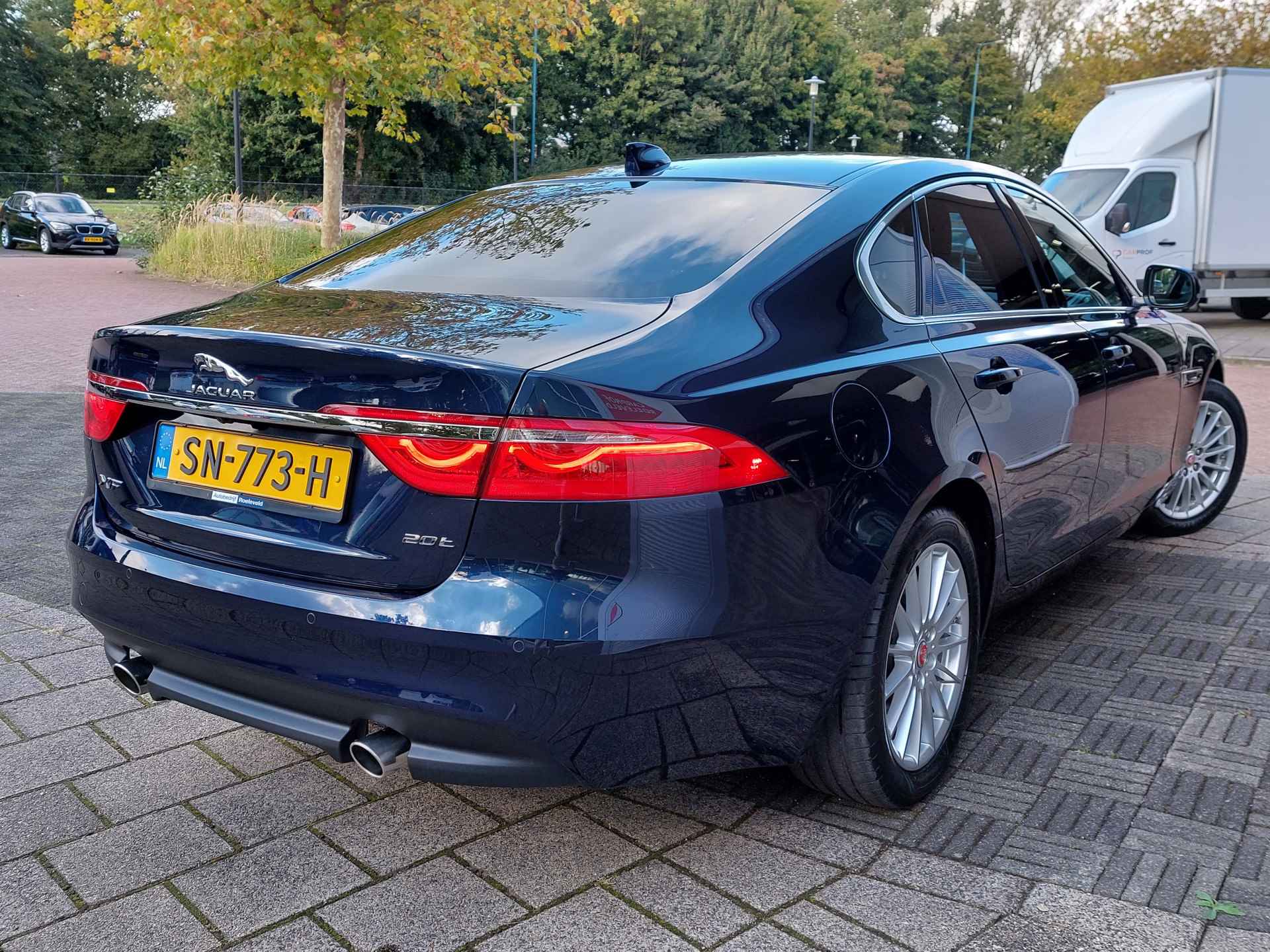 Jaguar XF 2.0T 200pk Automaat Prestige Premium Business Pack | Origineel NL | Navi | Clima | Cruise | Bi-Xenon | Leder+Verwarmd+Elek.Vestel | Pdc V+A+Camera | Privacy Glass | 18''lm | Trekhaak - 7/53