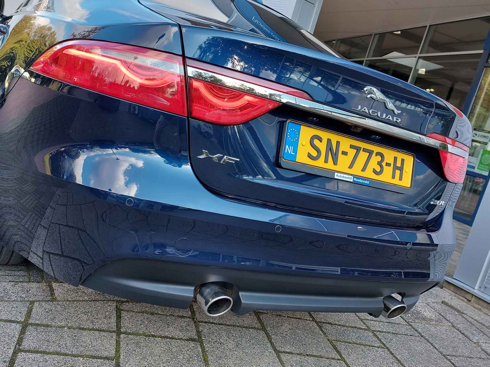 Jaguar XF 2.0T 200pk Automaat Prestige Premium Business Pack | Origineel NL | Navi | Clima | Cruise | Bi-Xenon | Leder+Verwarmd+Elek.Vestel | Pdc V+A+Camera | Privacy Glass | 18''lm | Trekhaak - 46/53