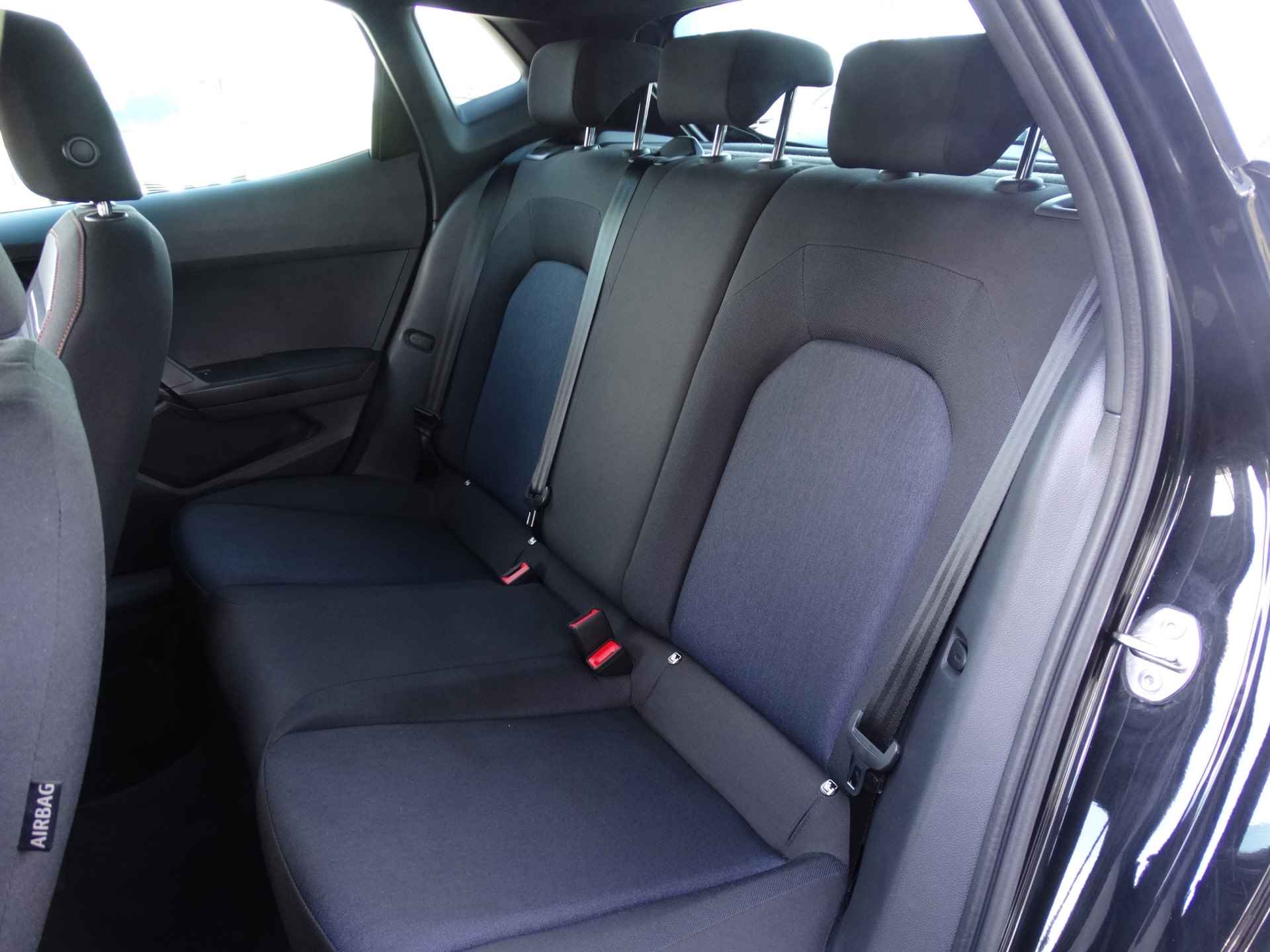 SEAT Ibiza 1.5 TSI 150 PK DSG Sport | Parkeersensoren voor + achter | Climate Control | Carplay - 10/28