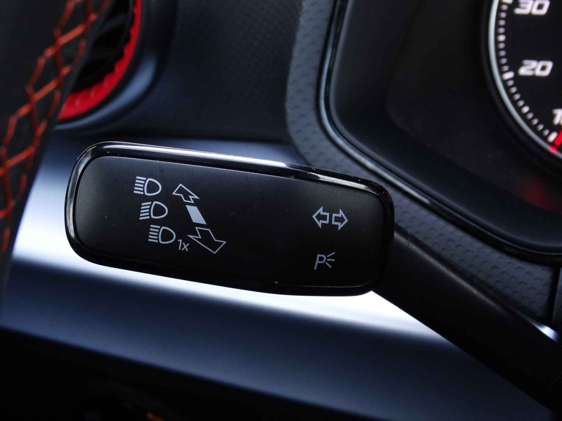 SEAT Ibiza 1.5 TSI 150 PK DSG Sport | Parkeersensoren voor + achter | Climate Control | Carplay - 19/28
