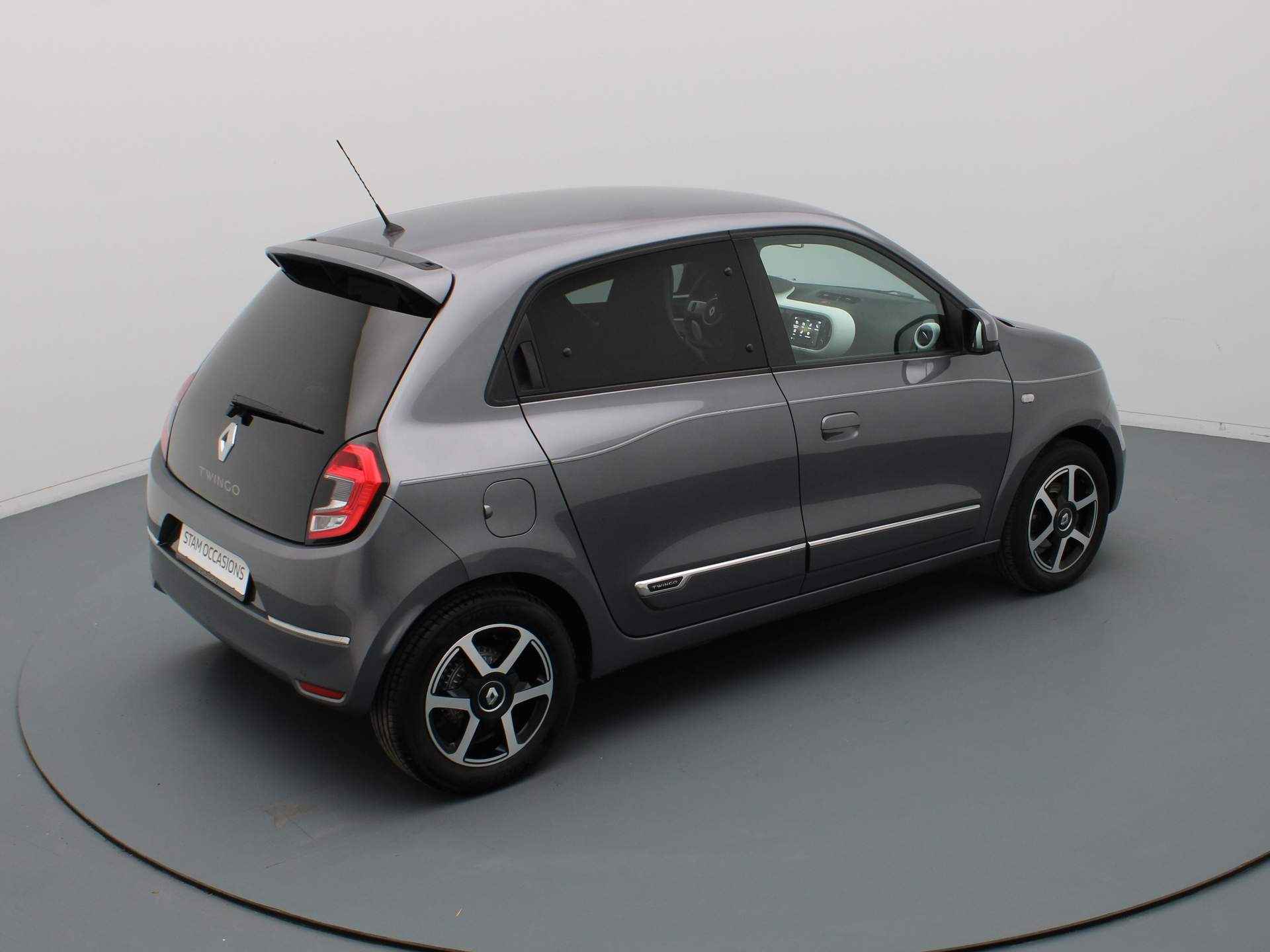 Renault Twingo 74pk SCe Intens Carplay | Climate | Cruise | Parksens. achter | 15" Velgen - 10/30