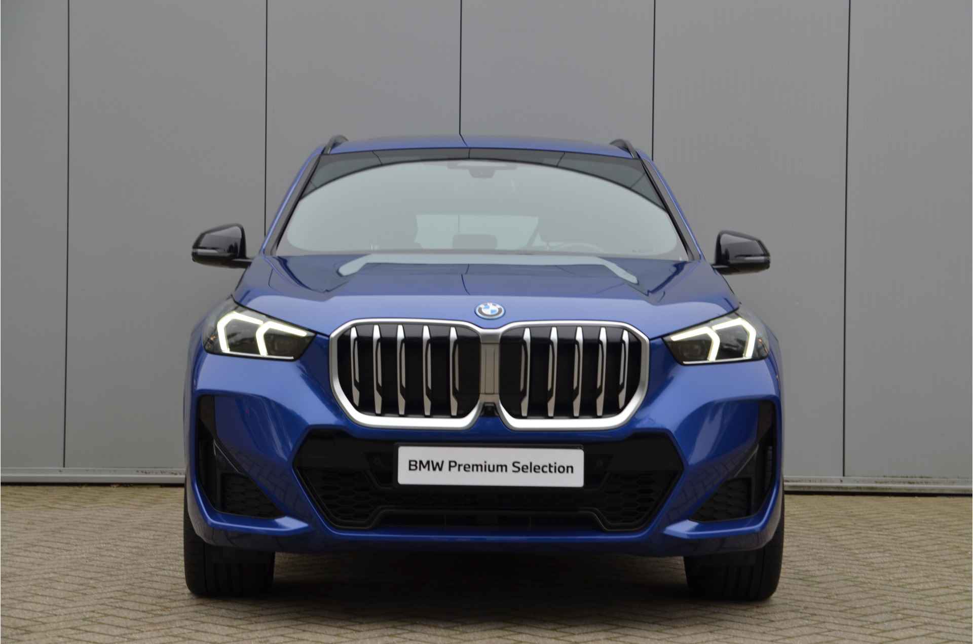 BMW X1 xDrive30e High Executive M Sport Automaat / Panoramadak / Trekhaak / Sportstoelen / Adaptieve LED / Parking Assistant Plus / Head-Up / Comfort Access - 3/20