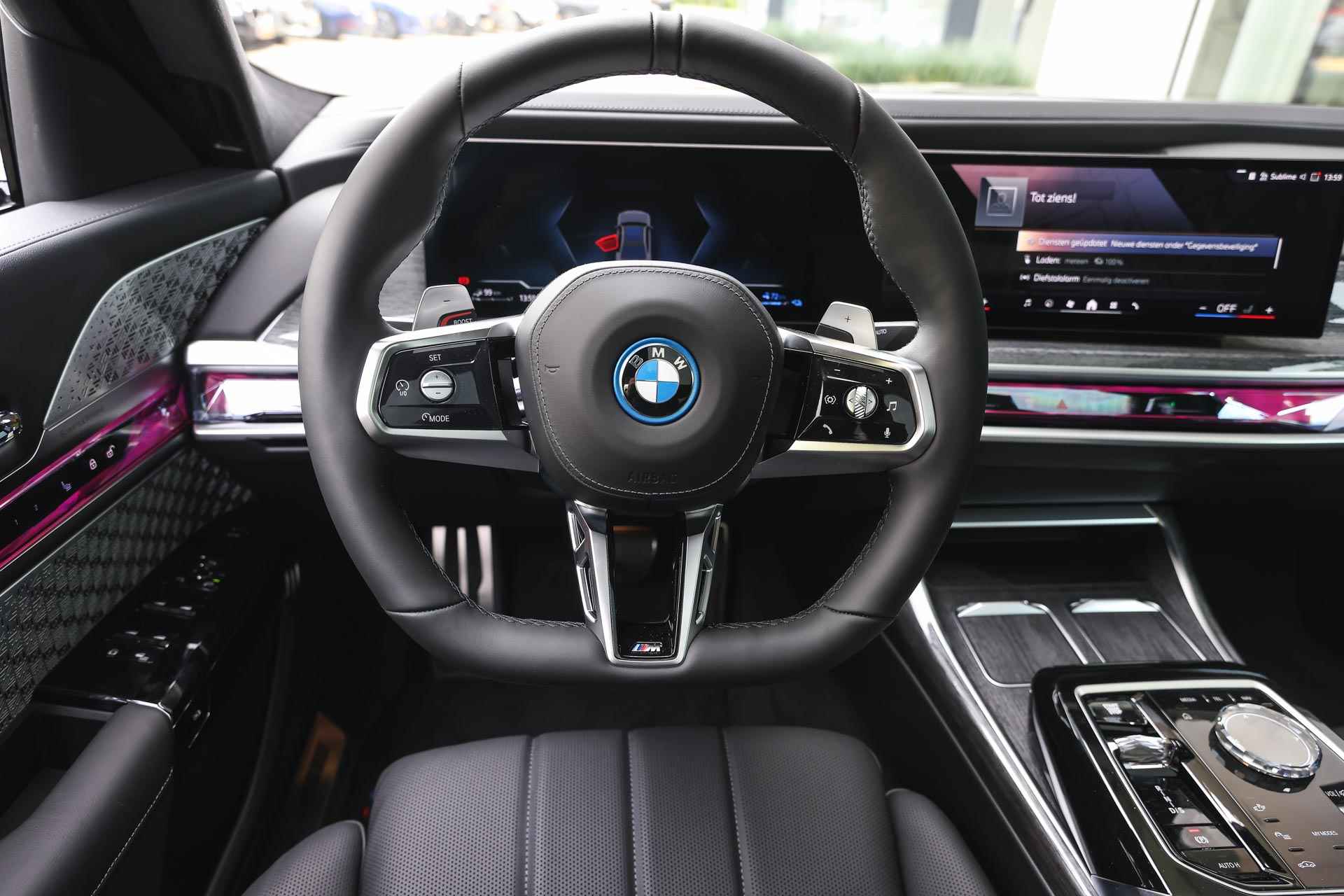 BMW 7 Serie 750e xDrive High Executive M Sport Automaat / Panoramadak Sky Lounge / Bowers & Wilkins / Trekhaak / Active Steering / Parking Assistant Professional / Multifunctionele Stoelen - 4/44