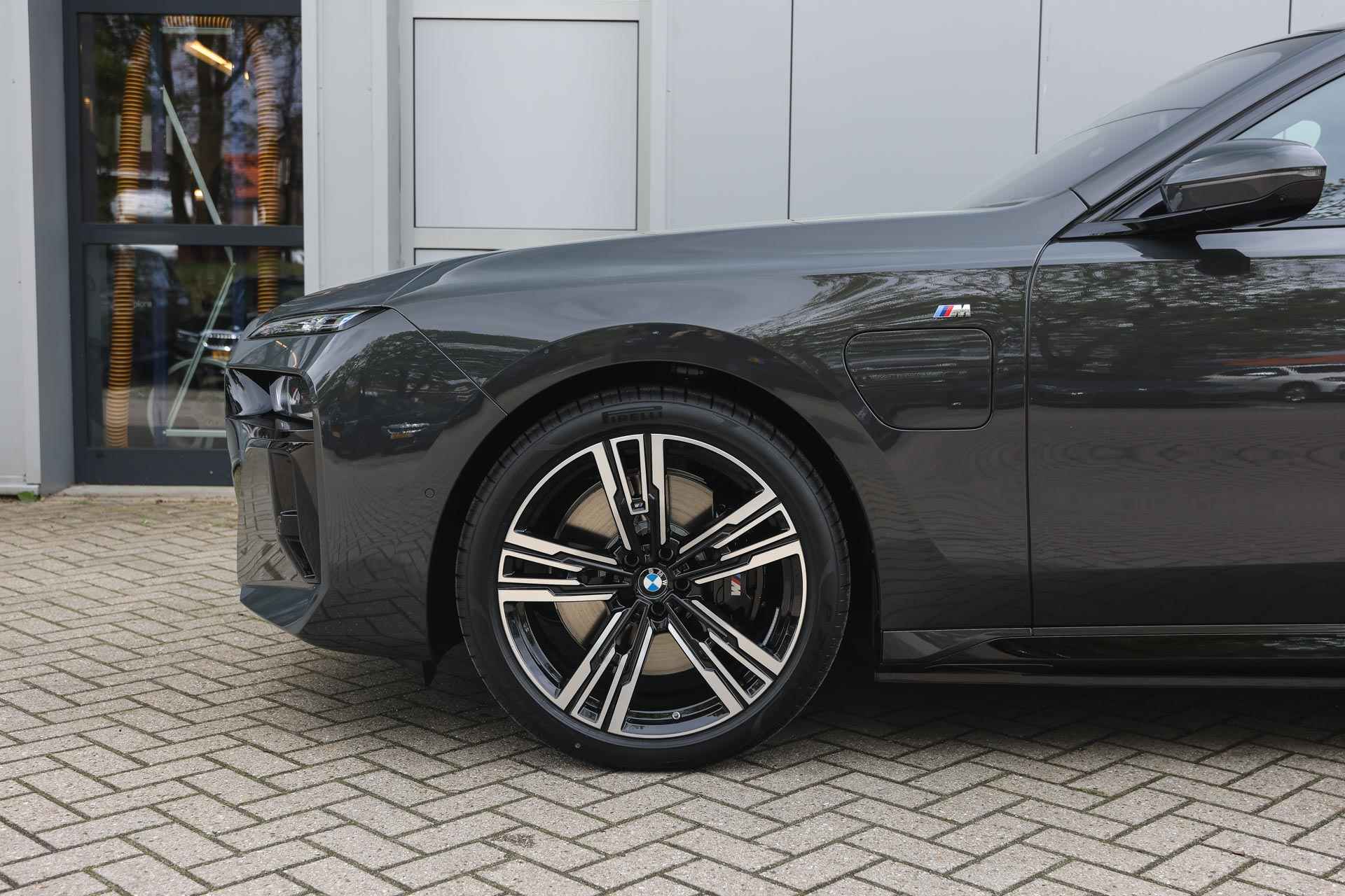 BMW 7 Serie 750e xDrive High Executive M Sport Automaat / Panoramadak Sky Lounge / Bowers & Wilkins / Trekhaak / Active Steering / Parking Assistant Professional / Multifunctionele Stoelen - 5/44