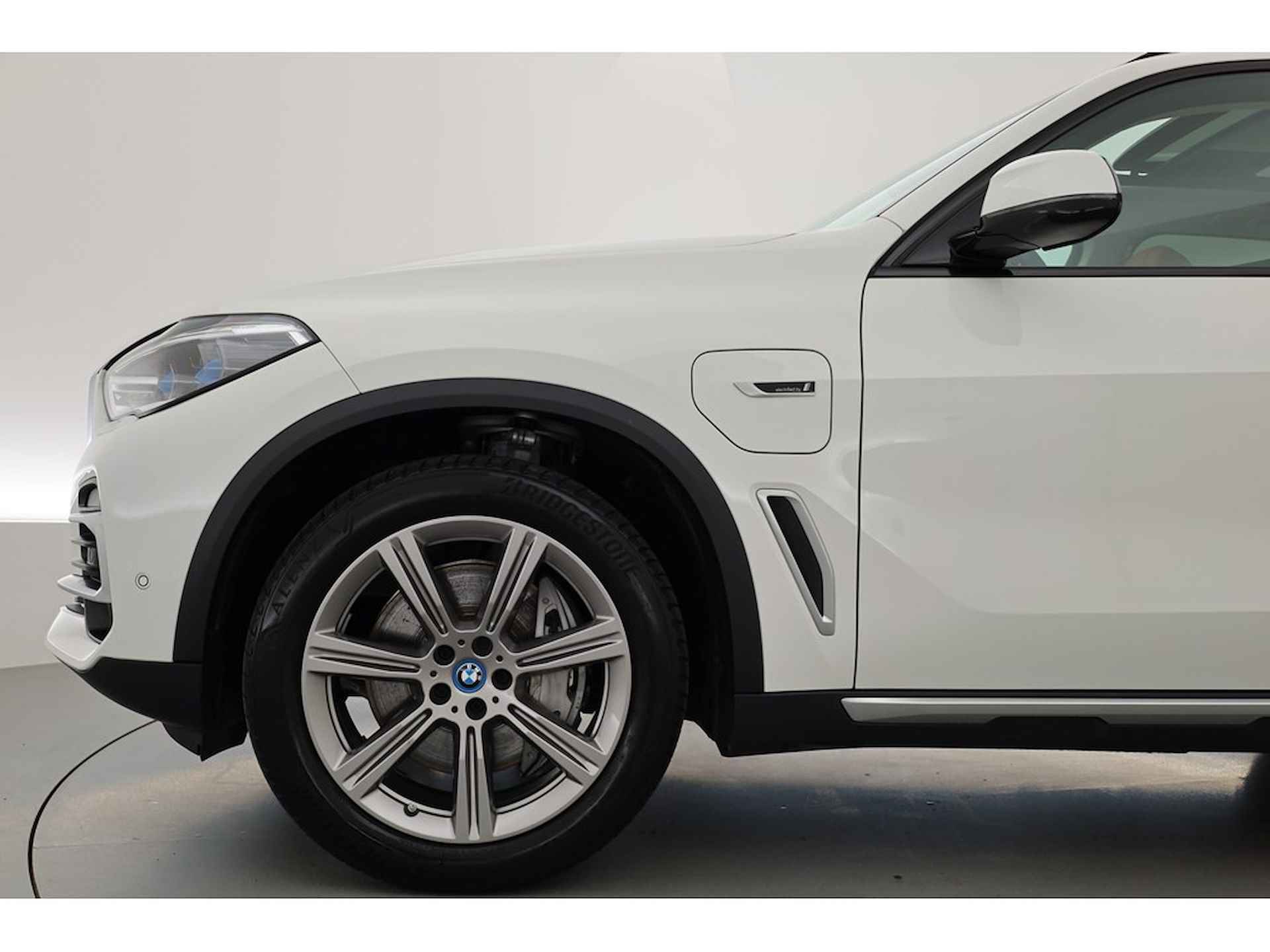 BMW X5 xDrive45e High Executive, Pano-dak, Trekhaak, Head-up, H&K Audio - 5/44