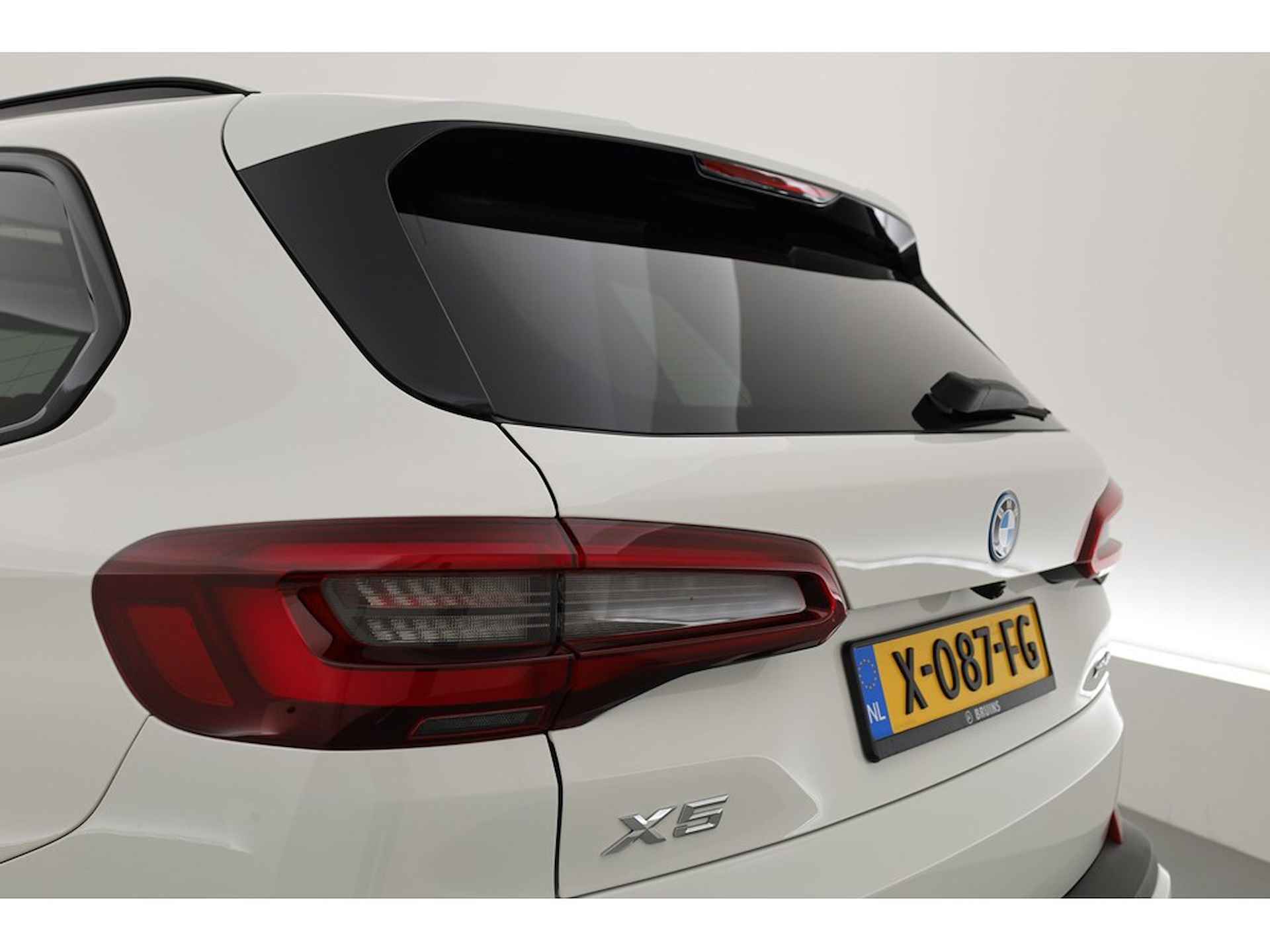 BMW X5 xDrive45e High Executive, Pano-dak, Trekhaak, Head-up, H&K Audio - 44/44