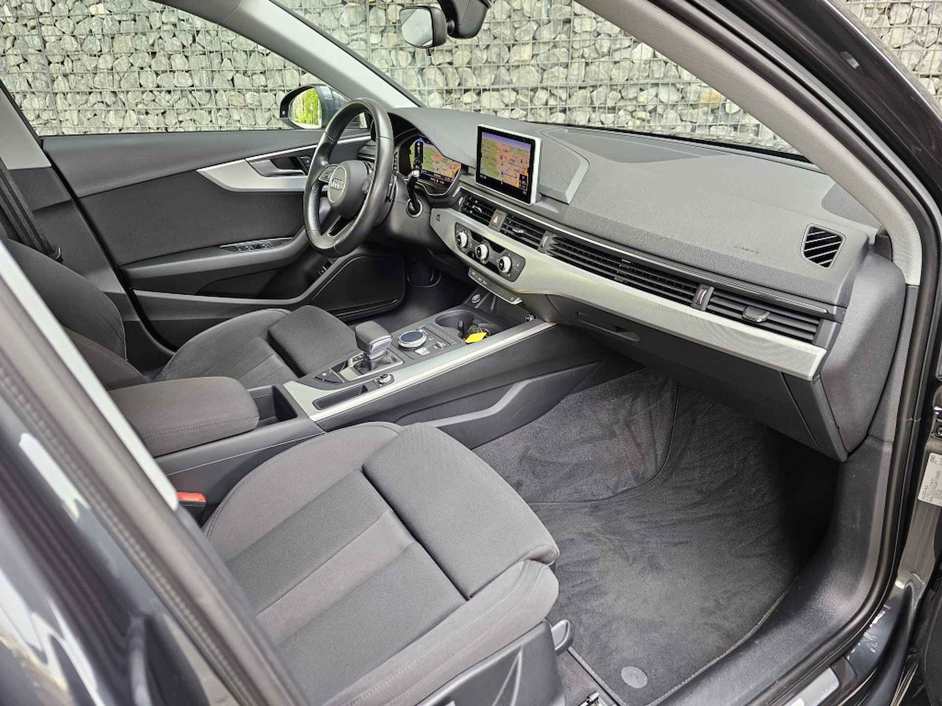 Audi A4 Avant 2.0 T 190PK | Digitaal Dashboard | Trekhaak - 19/22