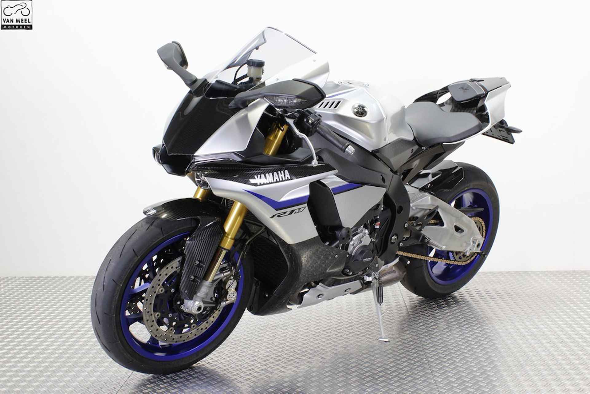 Yamaha R1 M - 3/22