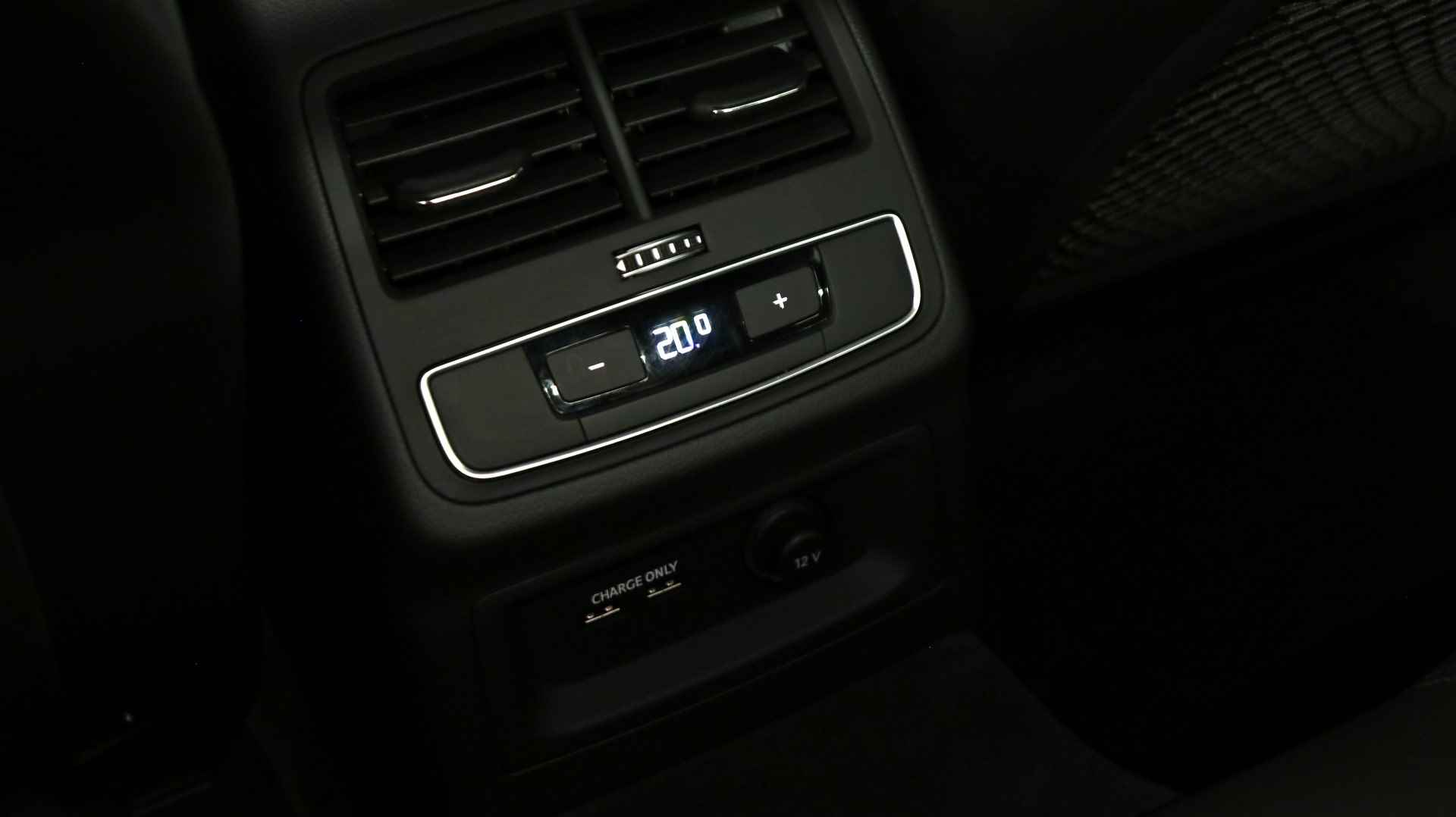 Audi A5 Sportback 40 TFSI 204pk S Edition / Stoelverwarming / Zwart optiek / 18" LMV / PDC - 33/35