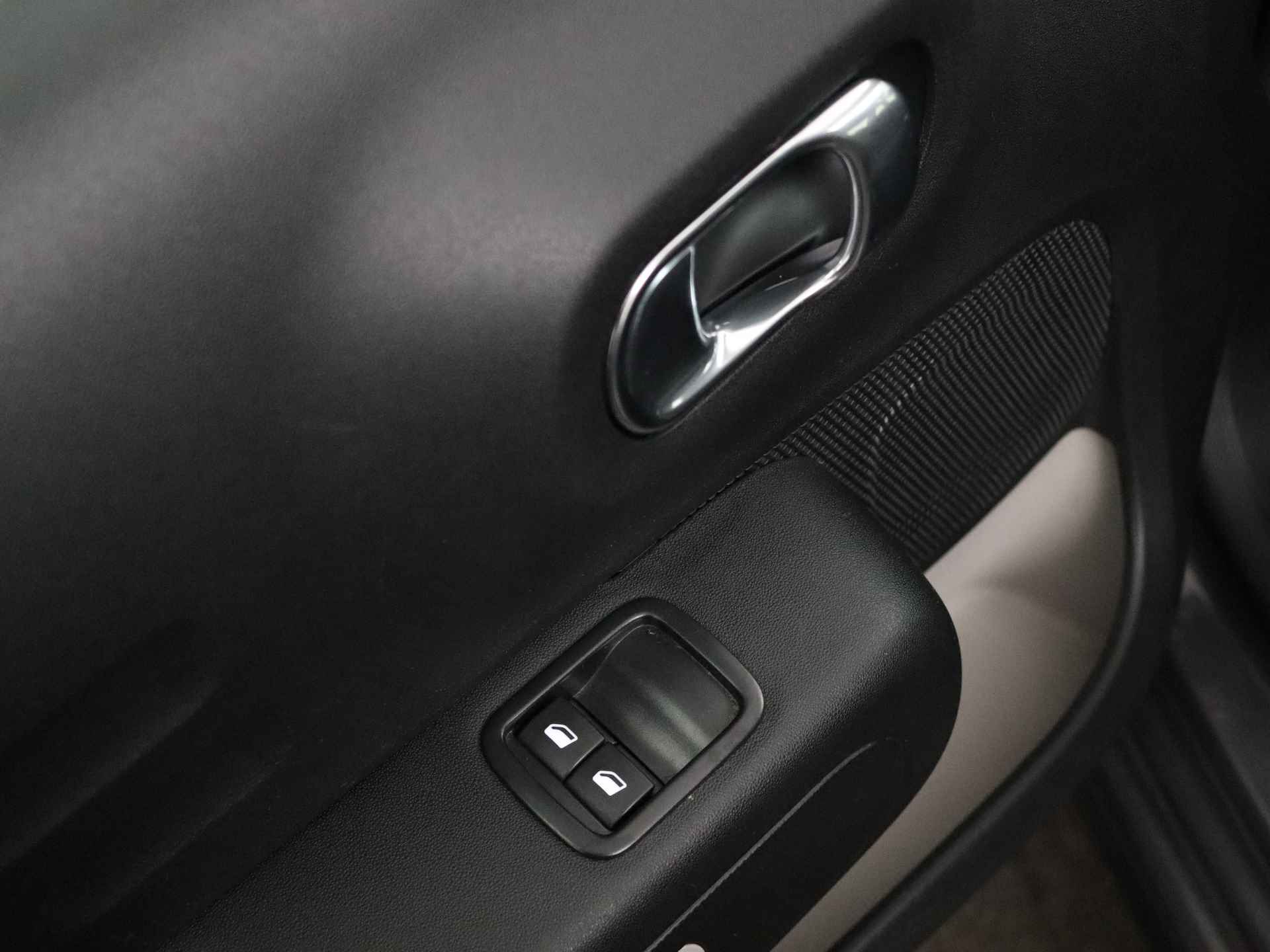 Citroën C3 PureTech 83pk Feel Edition | Rijklaar | Navigatie | parkeersensoren achter | Apple carplay / android auto | - 23/25