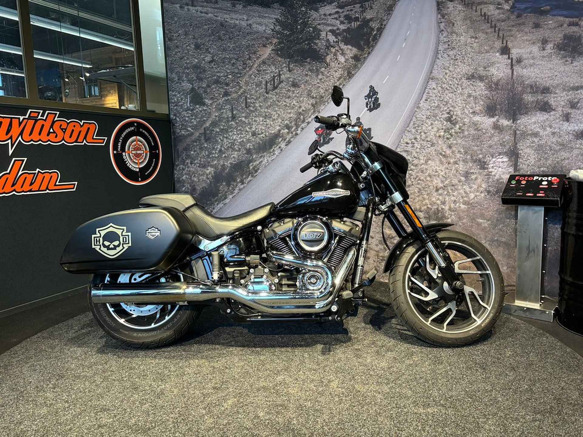 Harley-Davidson FLSB Sport Glide - 3/9