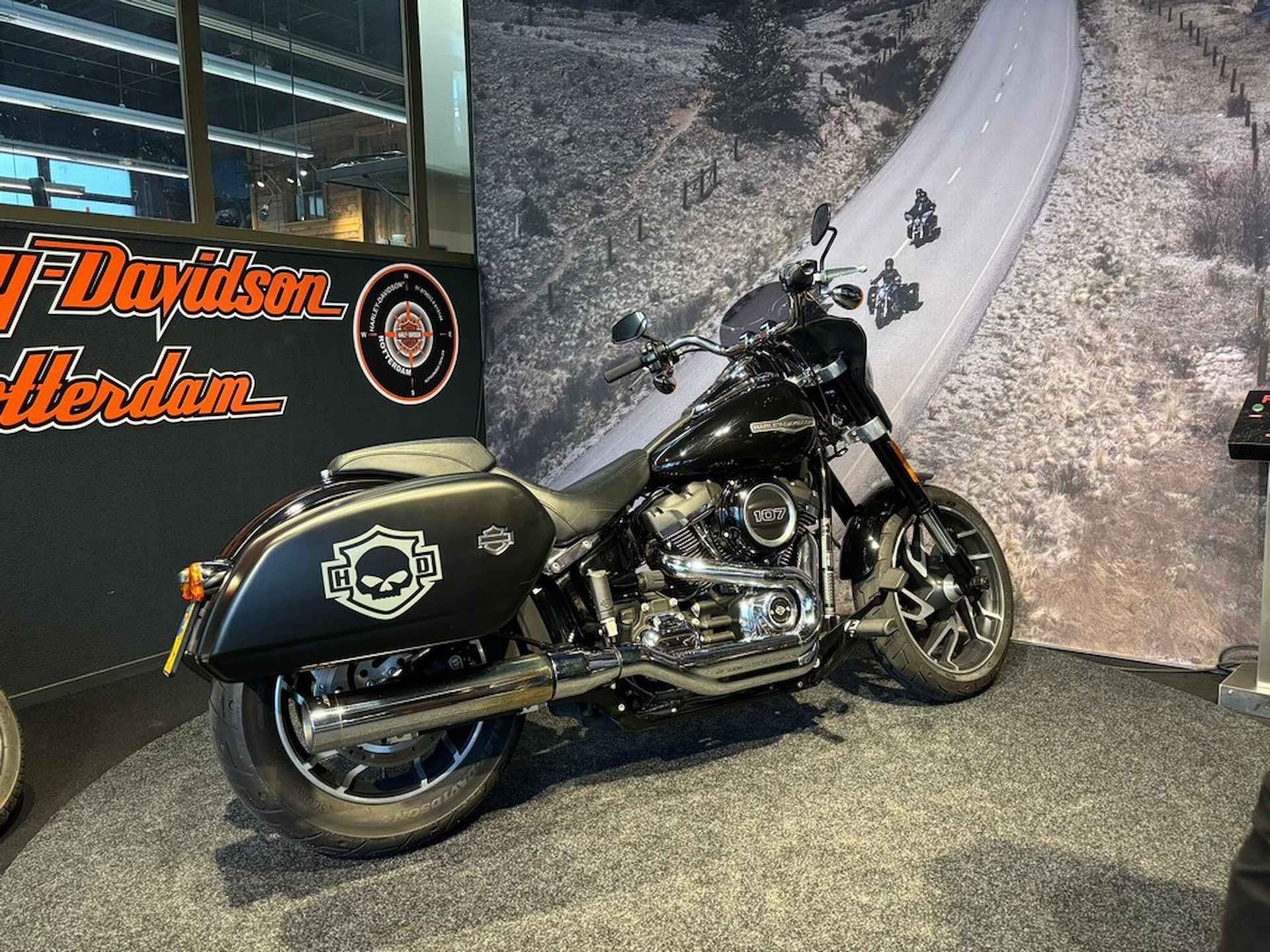 Harley-Davidson FLSB Sport Glide - 4/9