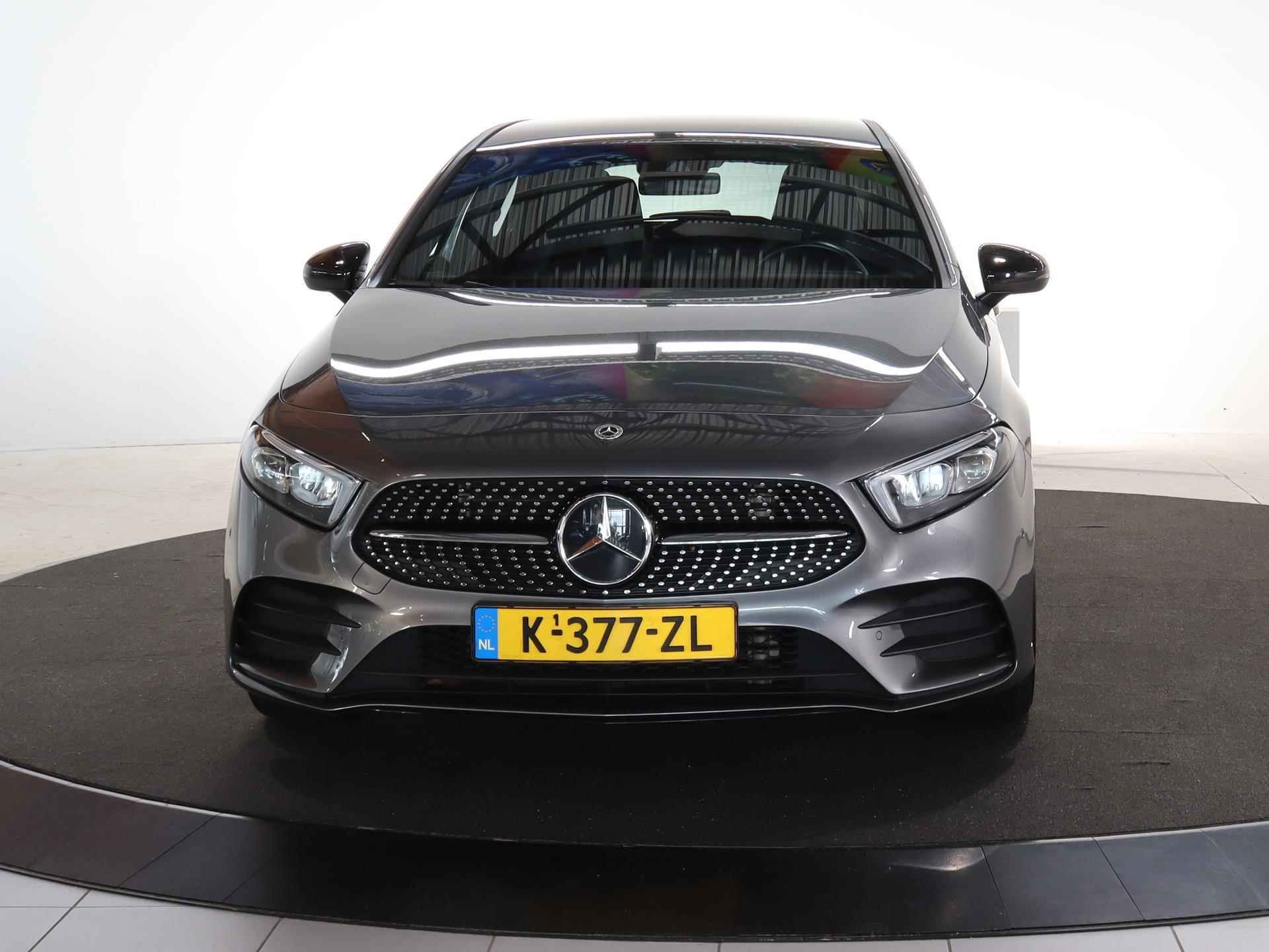 Mercedes-Benz A-klasse 180 Business Solution AMG | Widescreen | 18 Inch | Stoelverwarming | Achteruitrijcamera | Spoorassistent | LED Koplampen | - 4/23