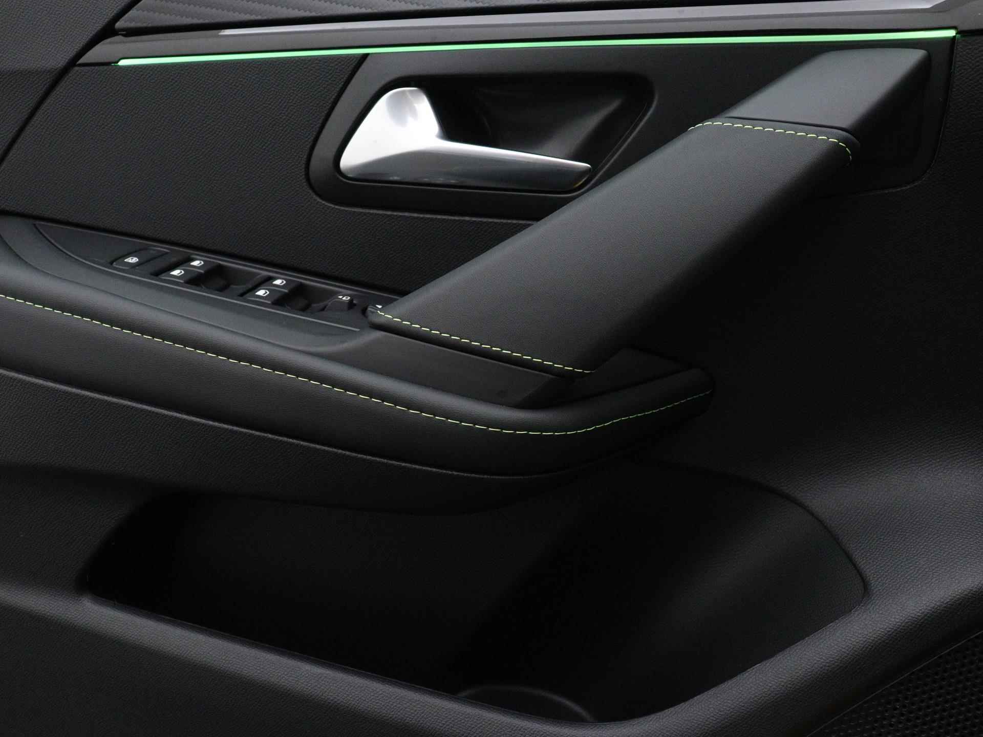 Peugeot e-208 EV 50 kWh GT 136pk Automaat | Navigatie | Dodehoek Detectie | Parkeersensoren Voor/ Achter | Licht Metalen Velgen 17" | Voorstoelen Verwarmd - 24/40