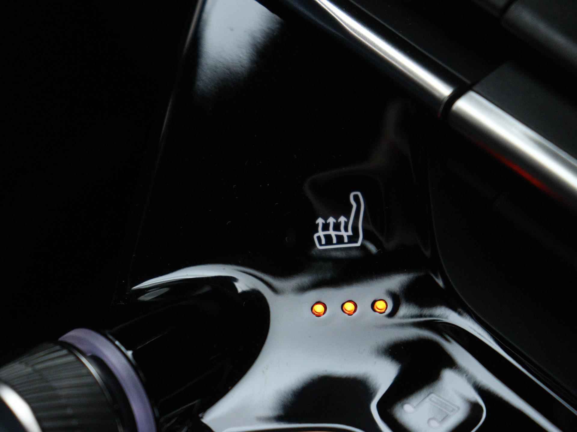 Peugeot e-208 EV 50 kWh GT 136pk Automaat | Navigatie | Dodehoek Detectie | Parkeersensoren Voor/ Achter | Licht Metalen Velgen 17" | Voorstoelen Verwarmd - 29/40