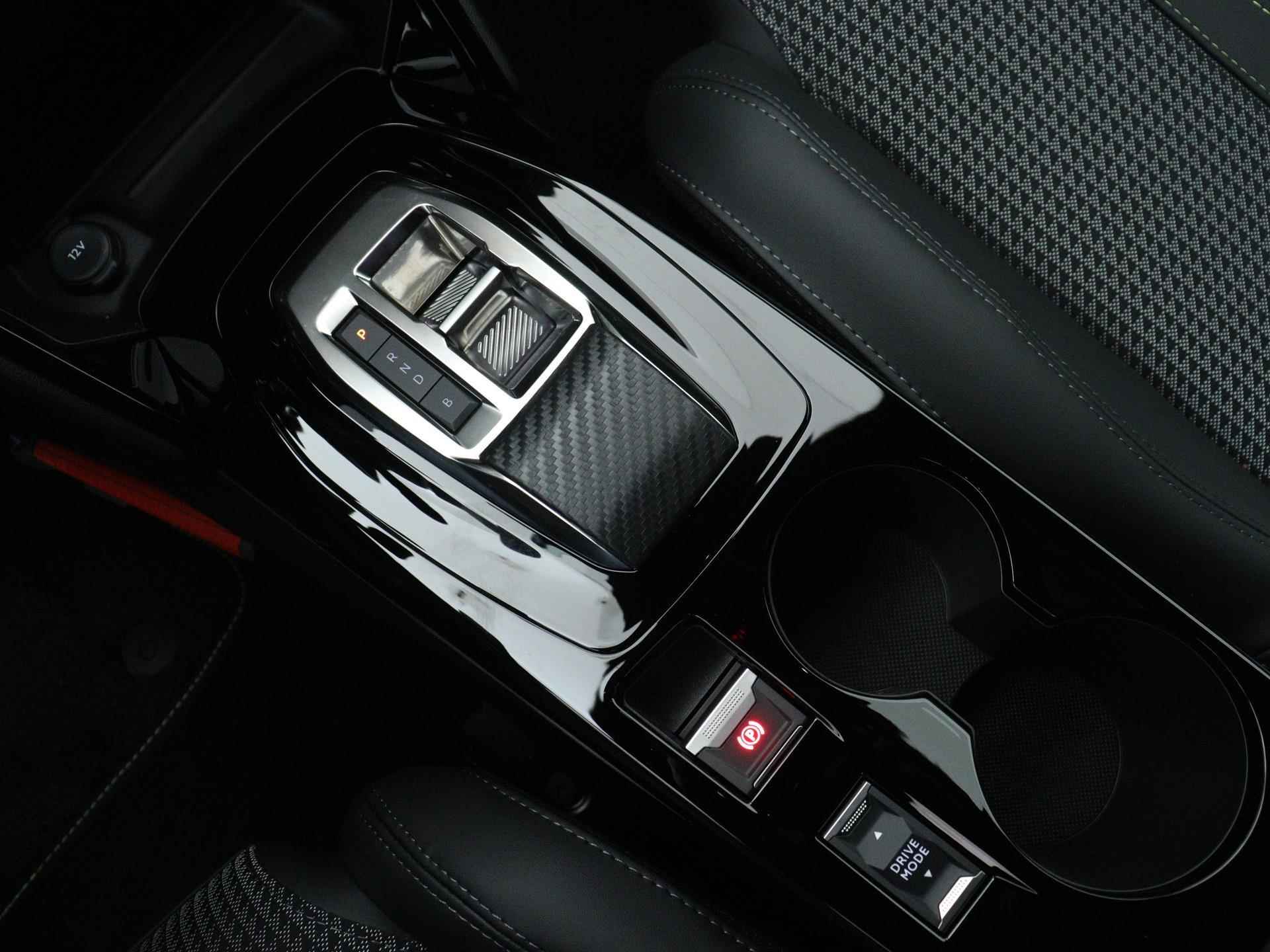Peugeot e-208 EV 50 kWh GT 136pk Automaat | Navigatie | Dodehoek Detectie | Parkeersensoren Voor/ Achter | Licht Metalen Velgen 17" | Voorstoelen Verwarmd - 30/40
