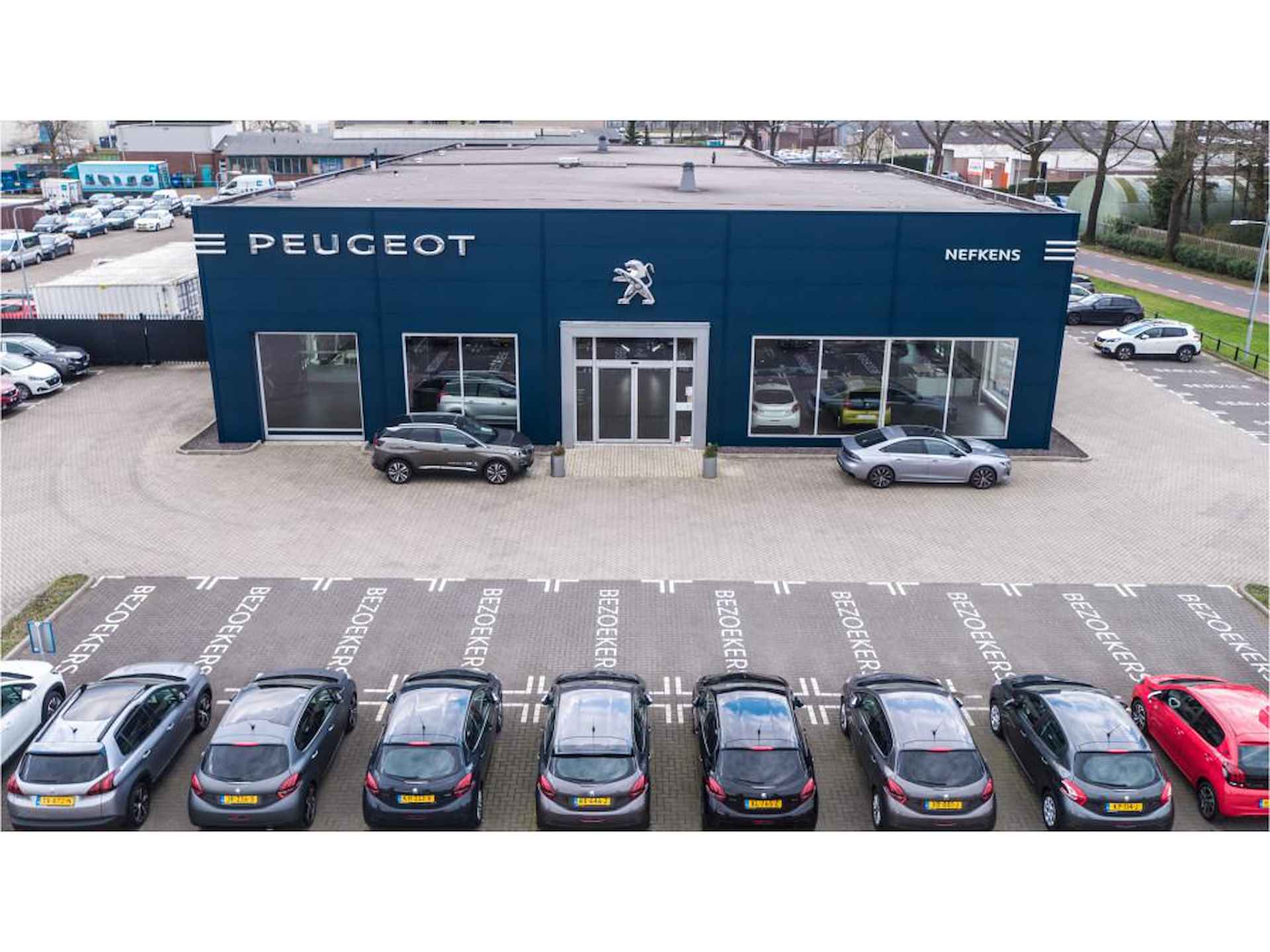 Peugeot e-208 EV 50 kWh GT 136pk Automaat | Navigatie | Dodehoek Detectie | Parkeersensoren Voor/ Achter | Licht Metalen Velgen 17" | Voorstoelen Verwarmd - 40/40
