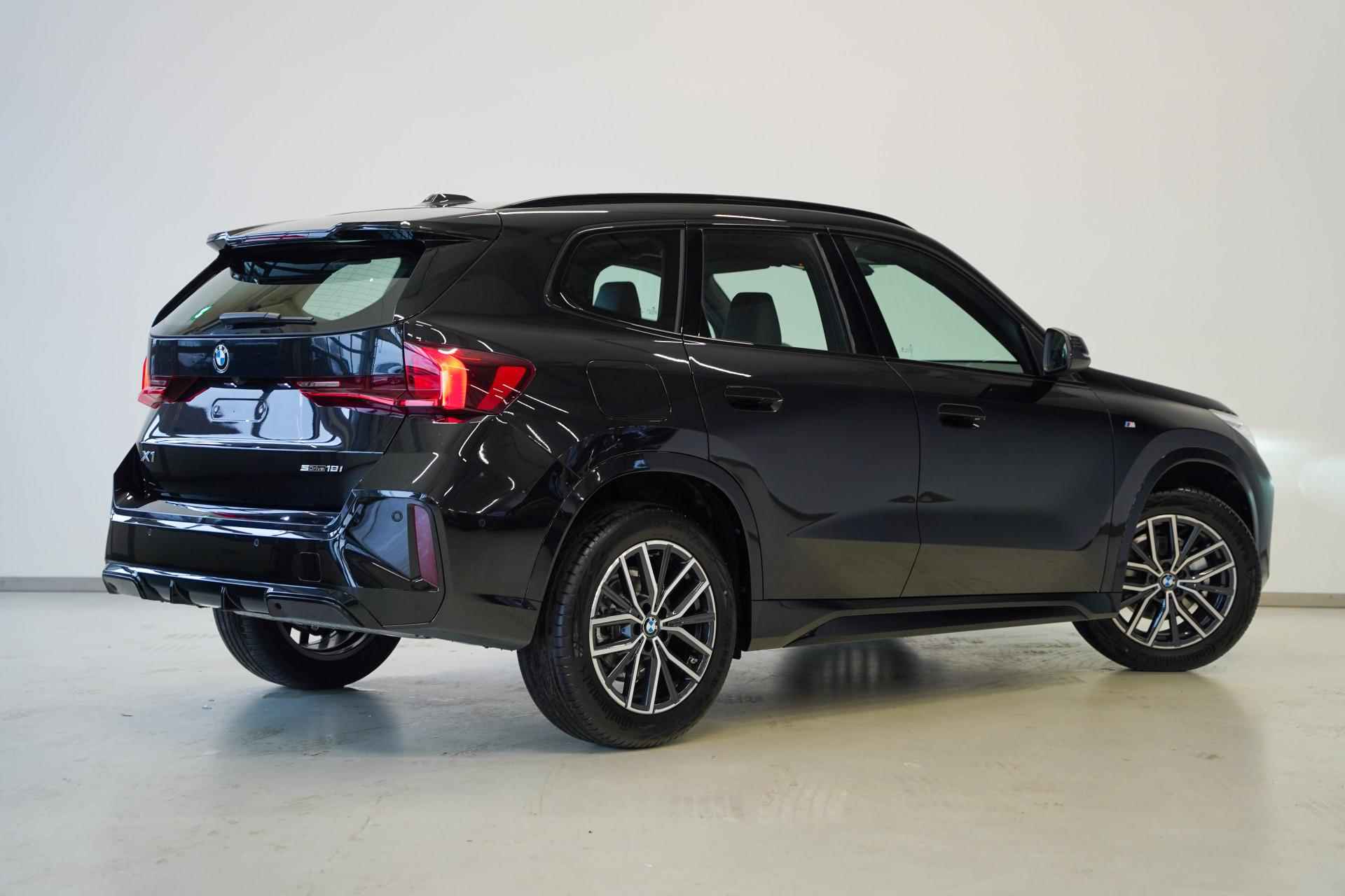 BMW X1 sDrive18i M Sportpakket Aut. - 2/16