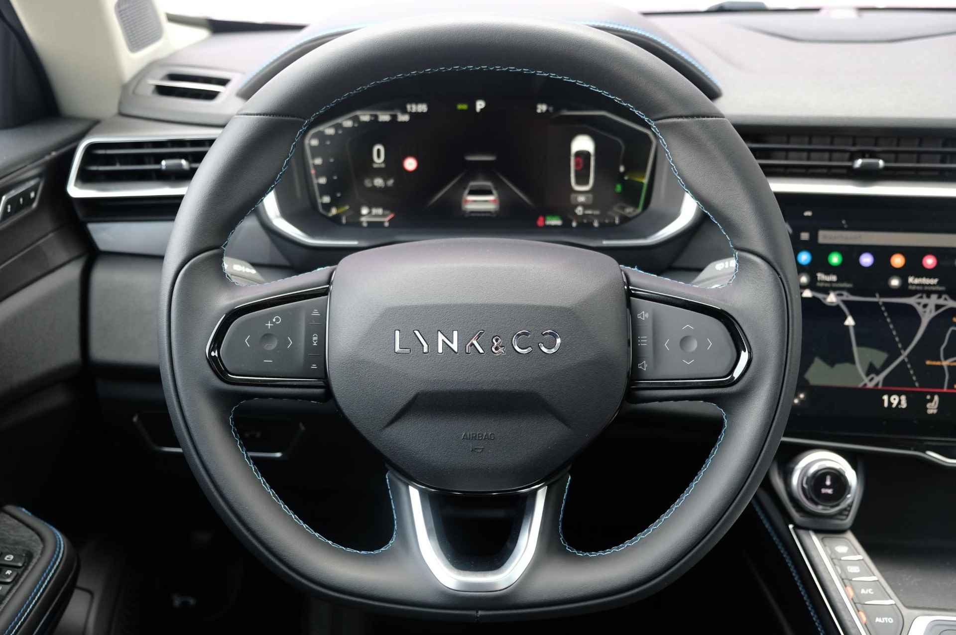 Lynk & Co 01 PHEV | Elegante SUV | BLACKPACK | Panoramadak | Adaptive Cruise Control | Fullmap Navigatie | Premium Audio Systeem | 360 gr. camera | Apple Carplay/Android Auto | Keyless Entry | Stoelverwarming - 14/29