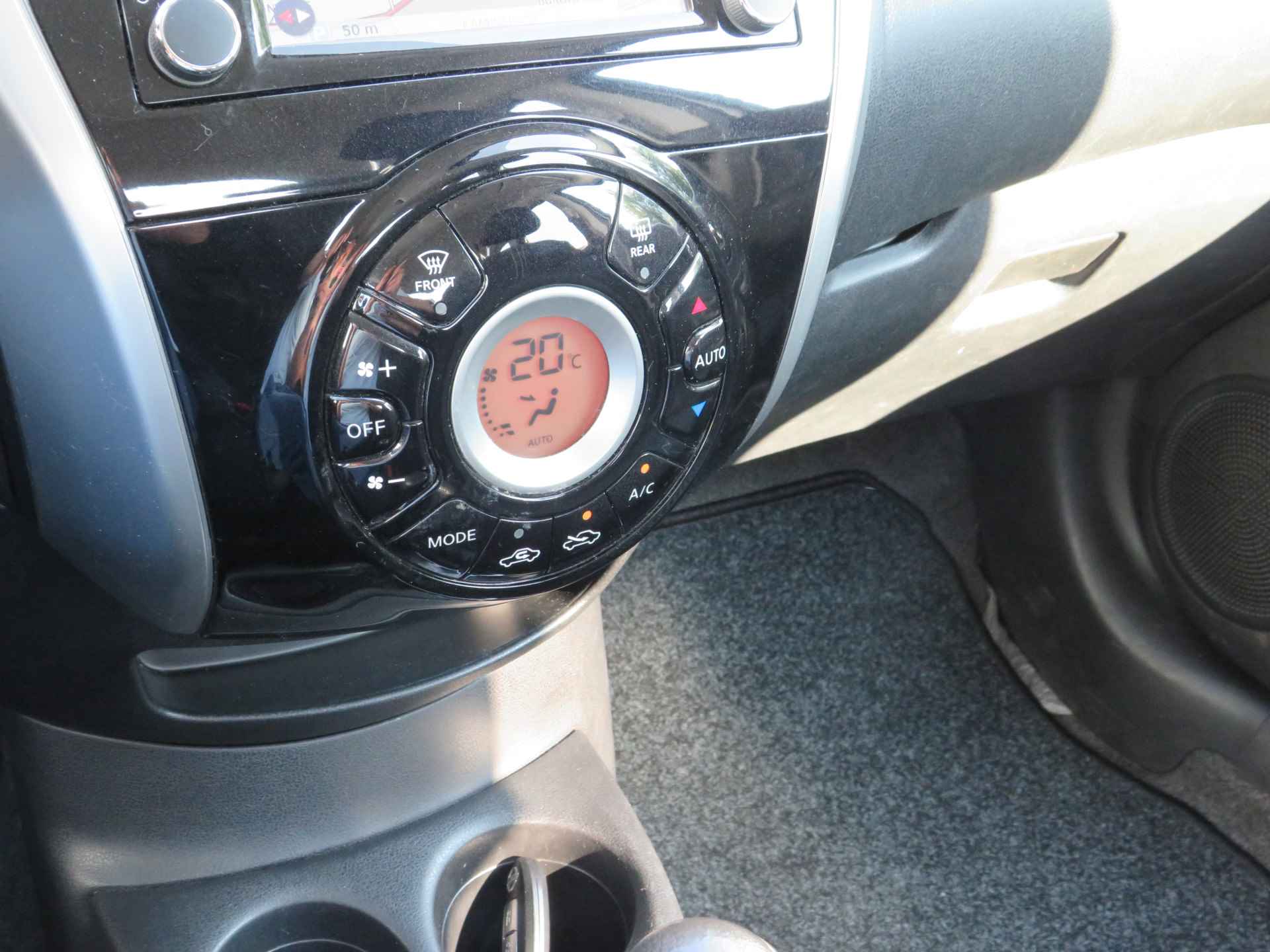 Nissan Note 1.2 DIG-S Connect Edition, 2e Eig. met Trekhaak, Keyless, Navigatie, Climate en Cruise Control - 18/32