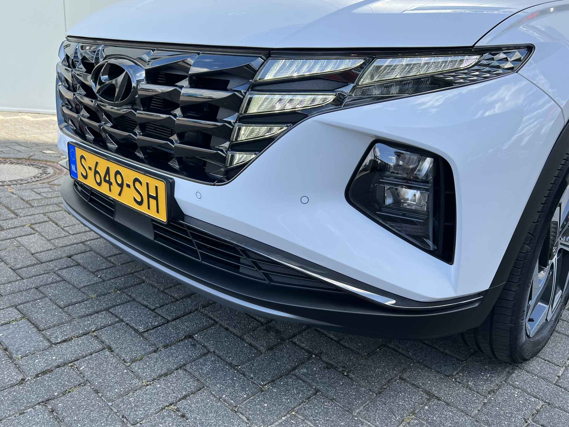 Hyundai Tucson 1.6 T-GDI PHEV 265pk Comfort Smart Automaat | Climata | Camera | Carplay | Keyless | Trekhaak | Navigatie | Full - Led | Elek. K - 10/30