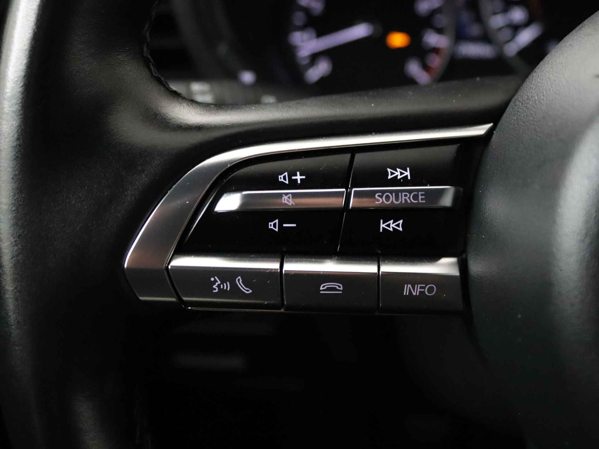 Mazda 3 2.0 e-SkyActiv-X M Hybrid 186 Luxury | i-Activesense Pack | Bose | - 21/40