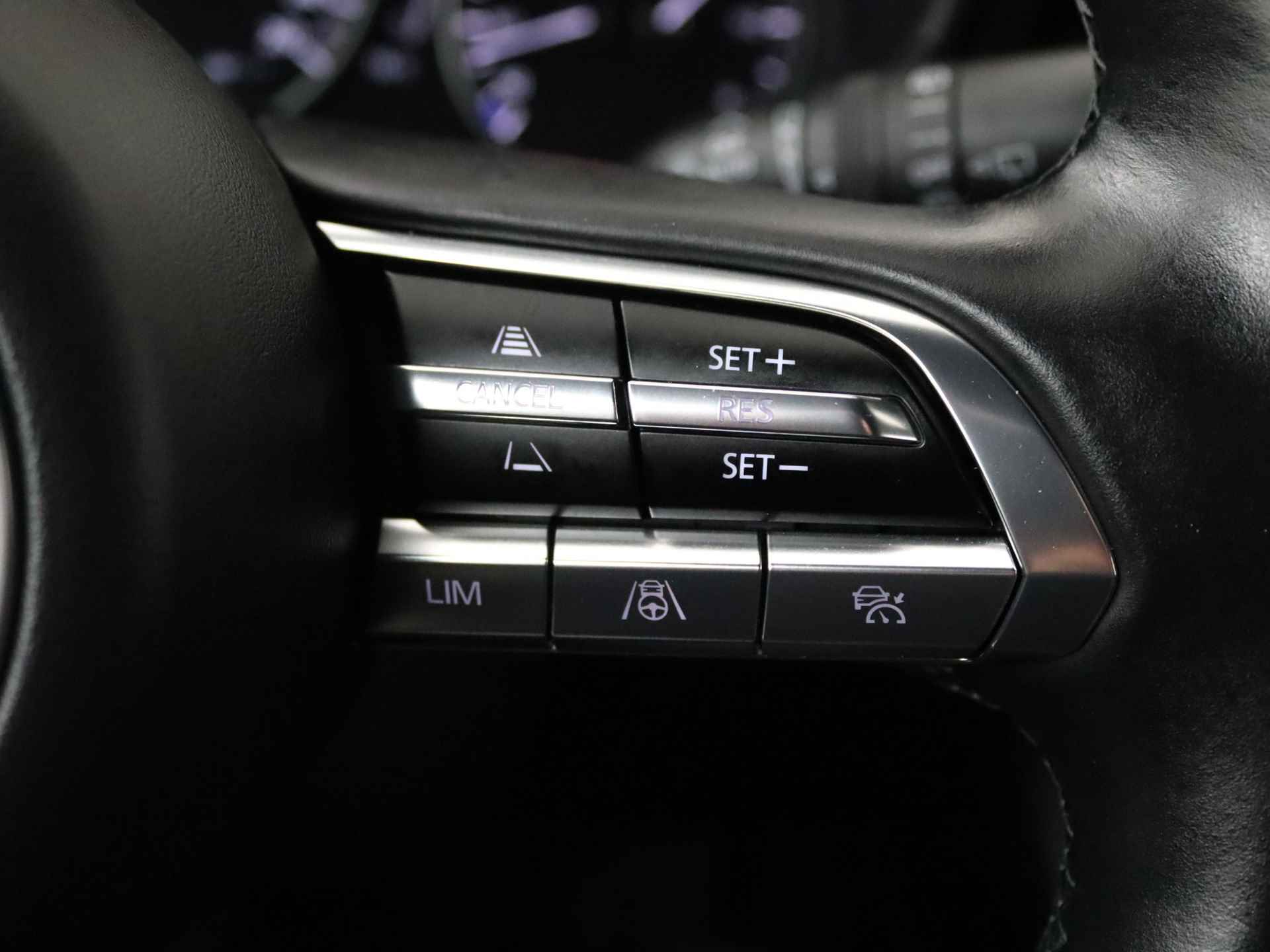 Mazda 3 2.0 e-SkyActiv-X M Hybrid 186 Luxury | i-Activesense Pack | Bose | - 22/40