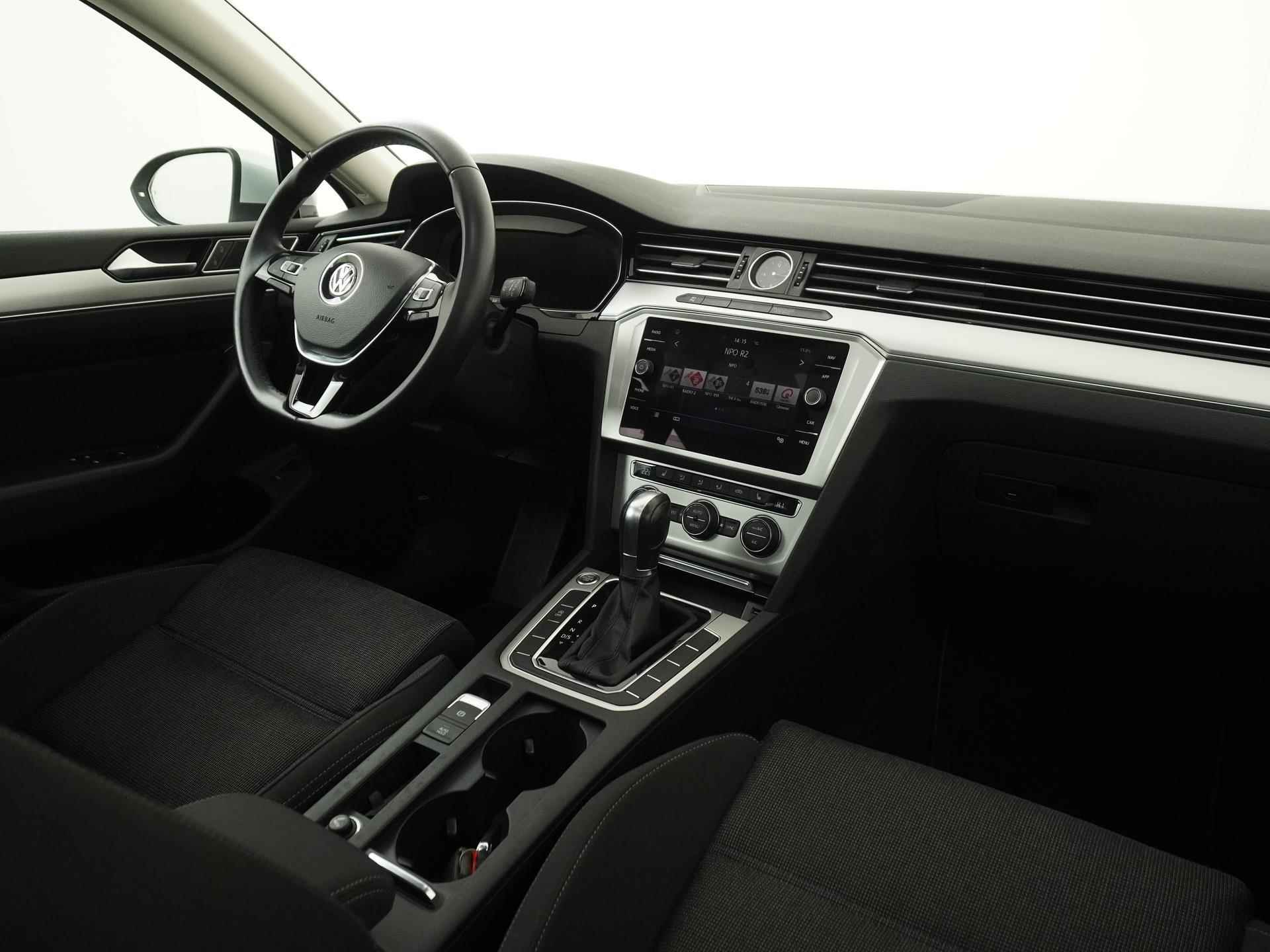 Volkswagen Passat Variant 1.5 TSI Comfortline DSG | Digital Cockpit | Panoramadak | Camera | Zondag Open! - 2/36