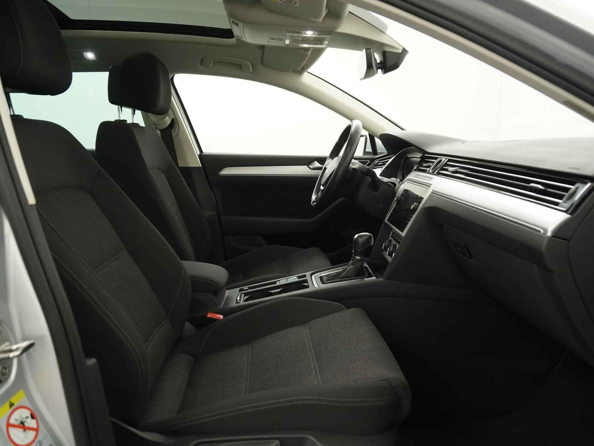Volkswagen Passat Variant 1.5 TSI Comfortline DSG | Digital Cockpit | Panoramadak | Camera | Zondag Open! - 3/36