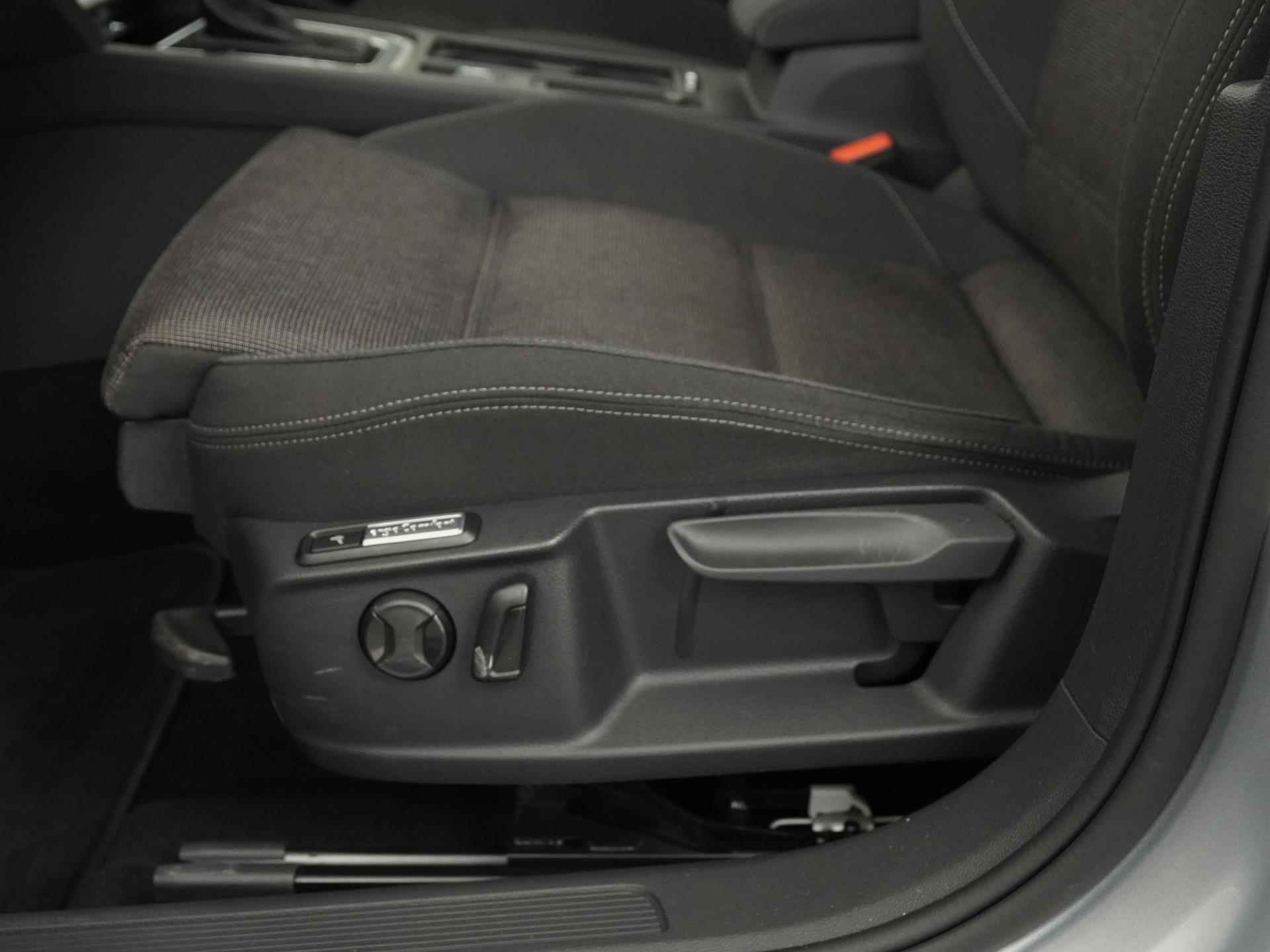 Volkswagen Passat Variant 1.5 TSI Comfortline DSG | Digital Cockpit | Panoramadak | Camera | Zondag Open! - 25/36