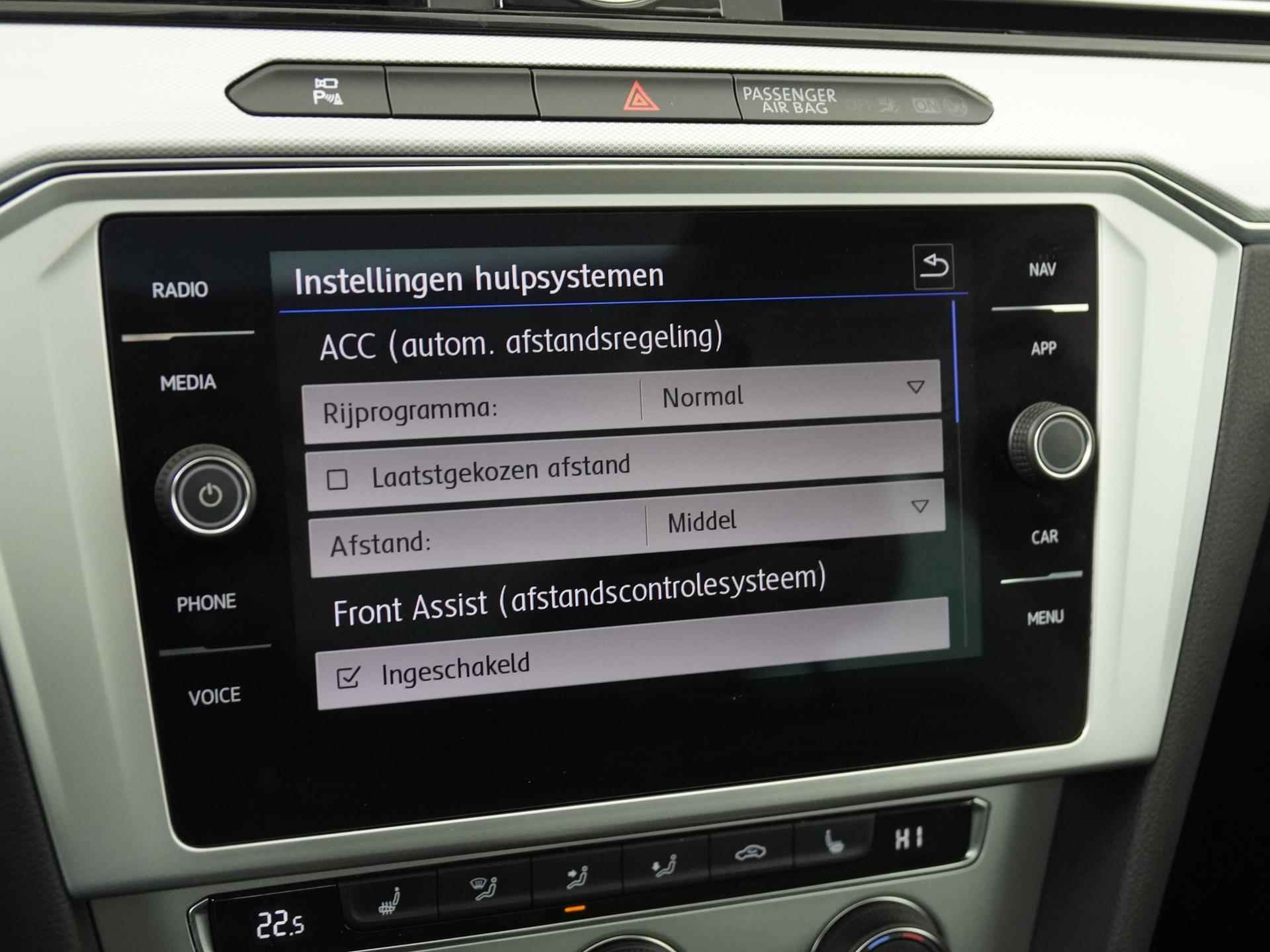 Volkswagen Passat Variant 1.5 TSI Comfortline DSG | Digital Cockpit | Panoramadak | Camera | Zondag Open! - 35/36