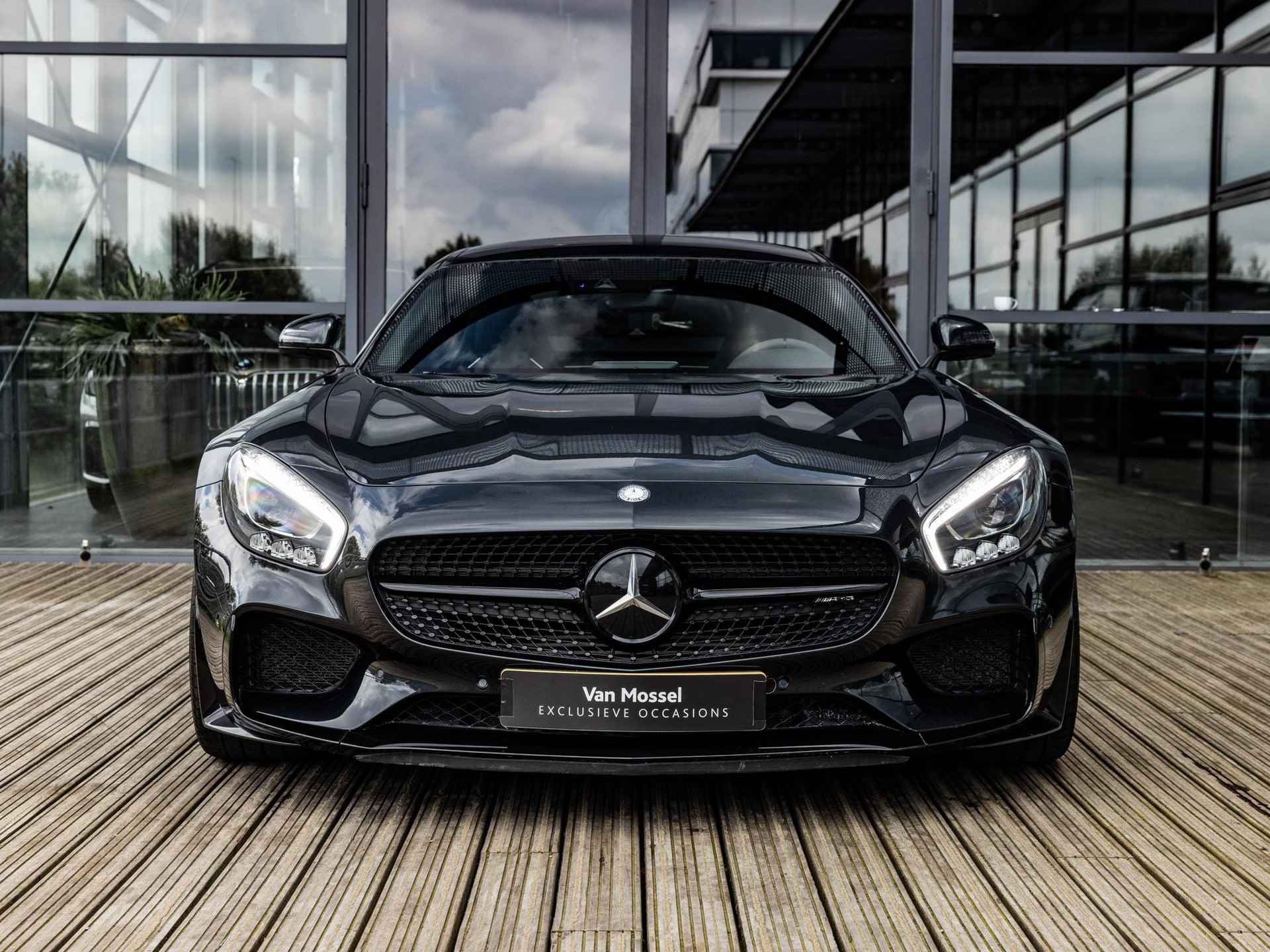 Mercedes-Benz AMG GT 4.0 S | AMG PERFORMANCE STOELEN | AMG PERFORMANCE UITLAAT | AMG DYNAMIC PLUS PAKKET| 20 INCH | BURMESTER HIGH END | KEYLESS | MAGNETIETZWART | CARBON INTERIEUR | ADAPTIVE CRUISE CONTROL | - 4/61