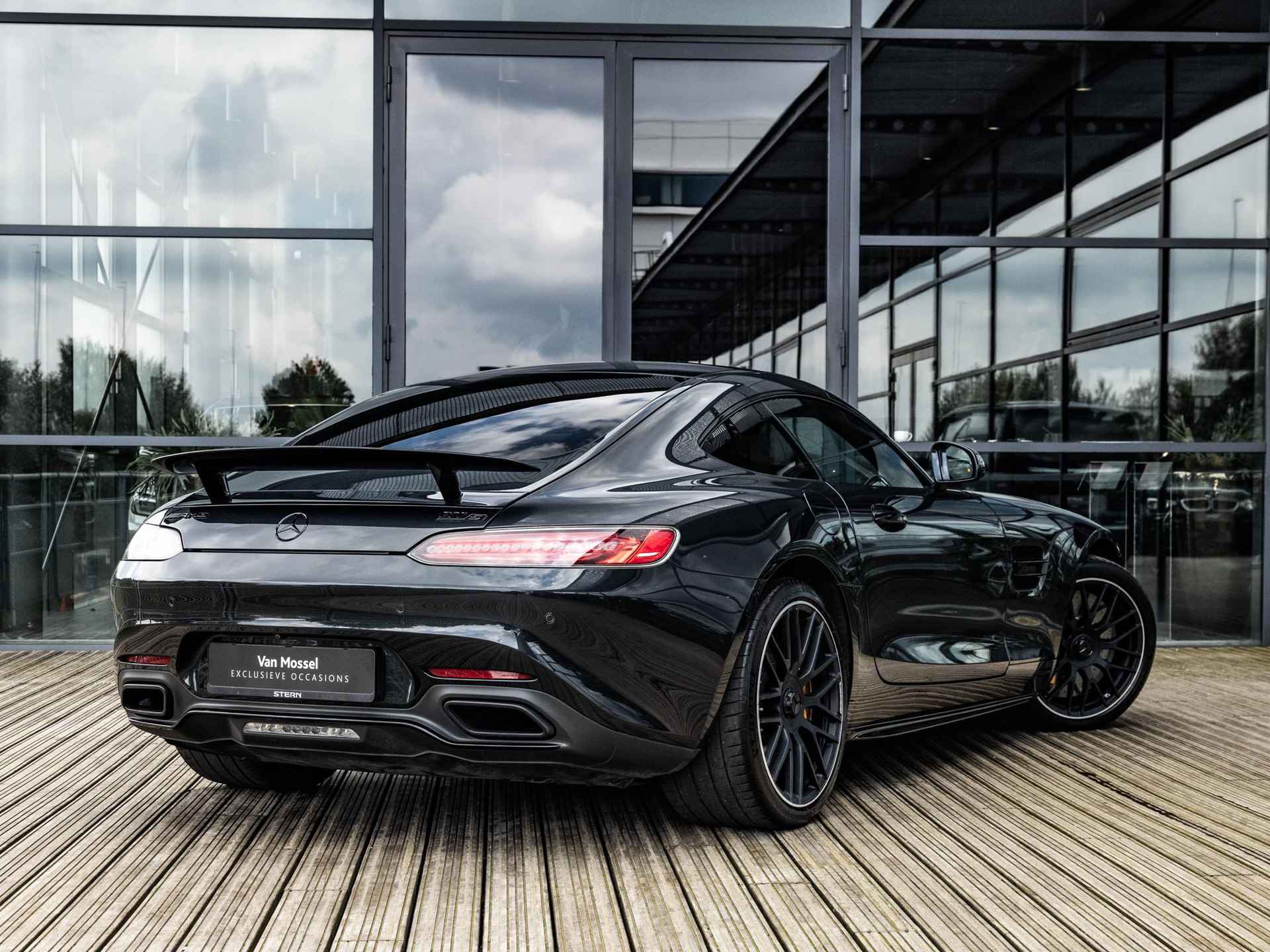 Mercedes-Benz AMG GT 4.0 S | AMG PERFORMANCE STOELEN | AMG PERFORMANCE UITLAAT | AMG DYNAMIC PLUS PAKKET| 20 INCH | BURMESTER HIGH END | KEYLESS | MAGNETIETZWART | CARBON INTERIEUR | ADAPTIVE CRUISE CONTROL | - 8/61