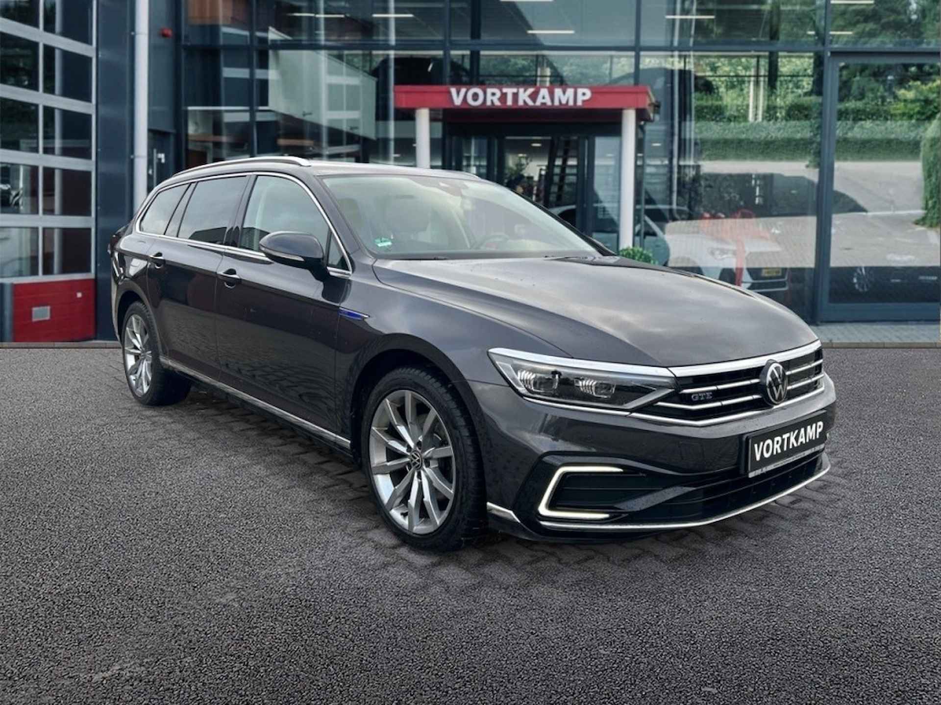 VOLKSWAGEN Passat Variant 1.4 TSI DSG GTE PANO-DAK/CAMERA/TREKHAAK/NAVI/ACC/STOELVERW - 3/28