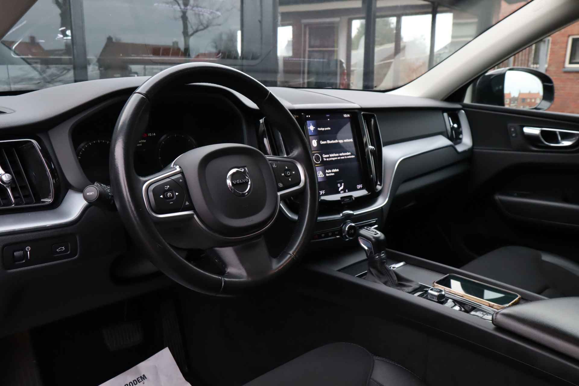 Volvo XC60 2.0 D4 Momentum | Automaat | Navigatie | Adaptive cruise control | - 4/36