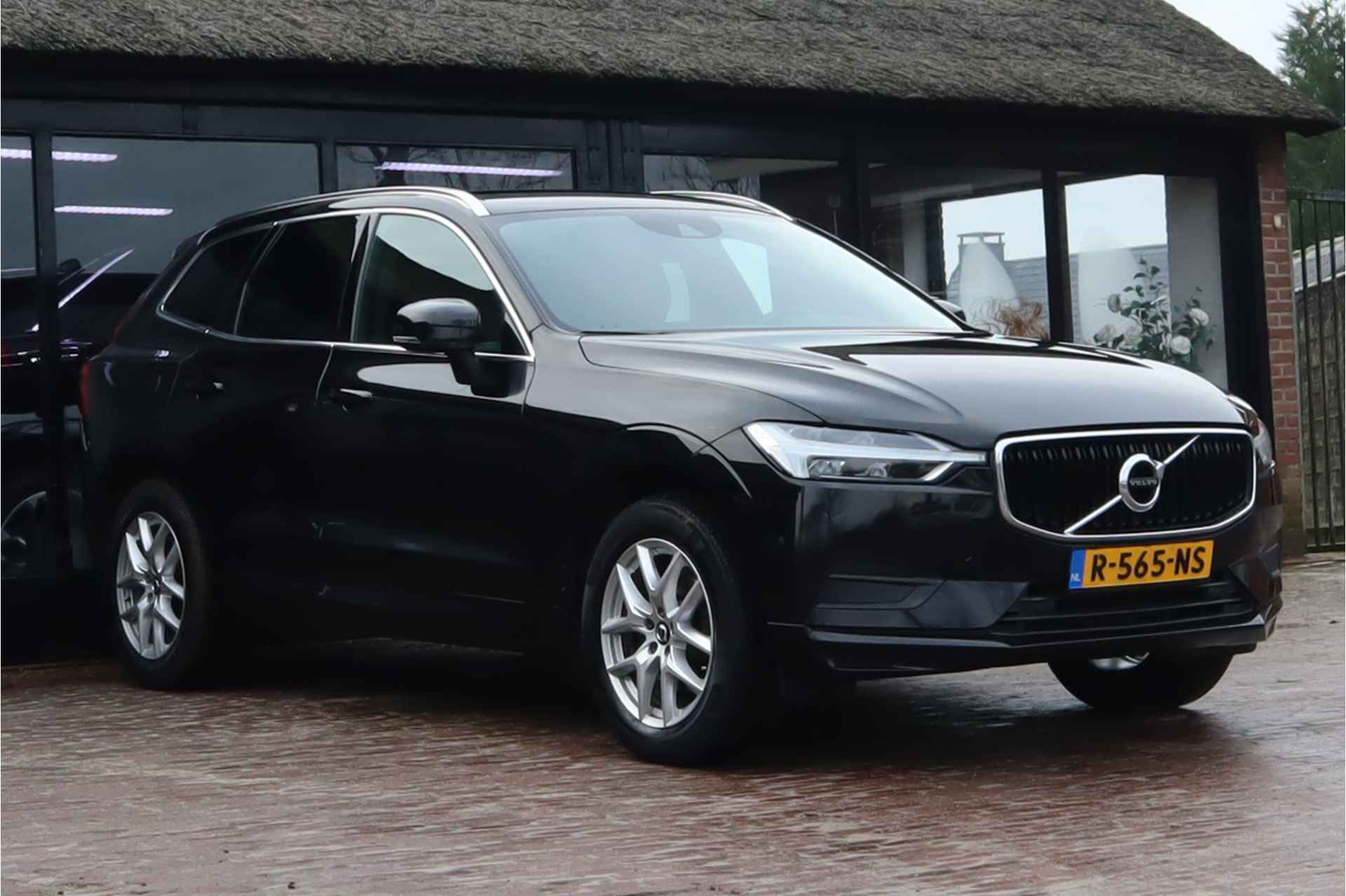 Volvo XC60 2.0 D4 Momentum | Automaat | Navigatie | Adaptive cruise control | - 15/36