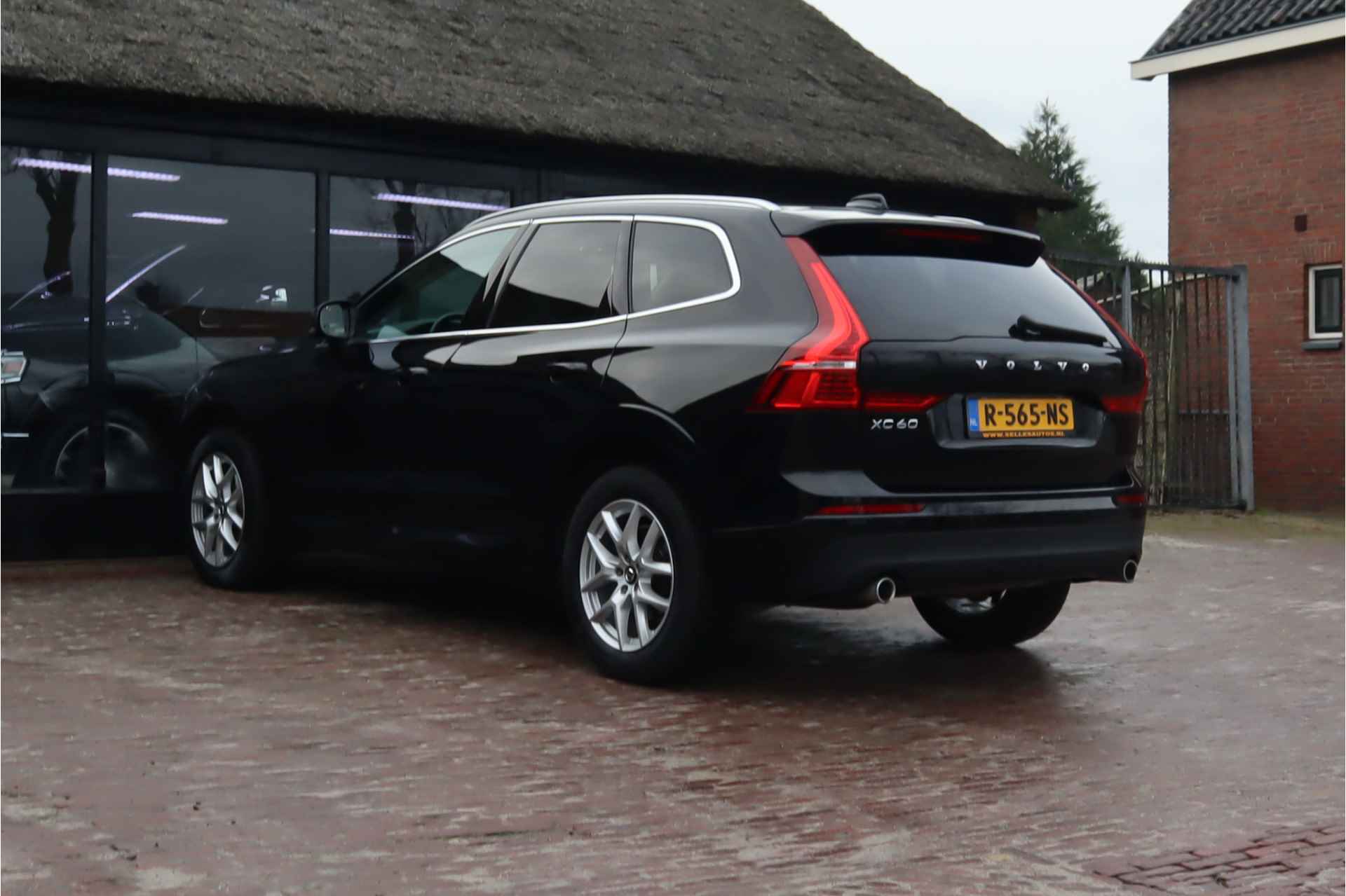 Volvo XC60 2.0 D4 Momentum | Automaat | Navigatie | Adaptive cruise control | - 22/36