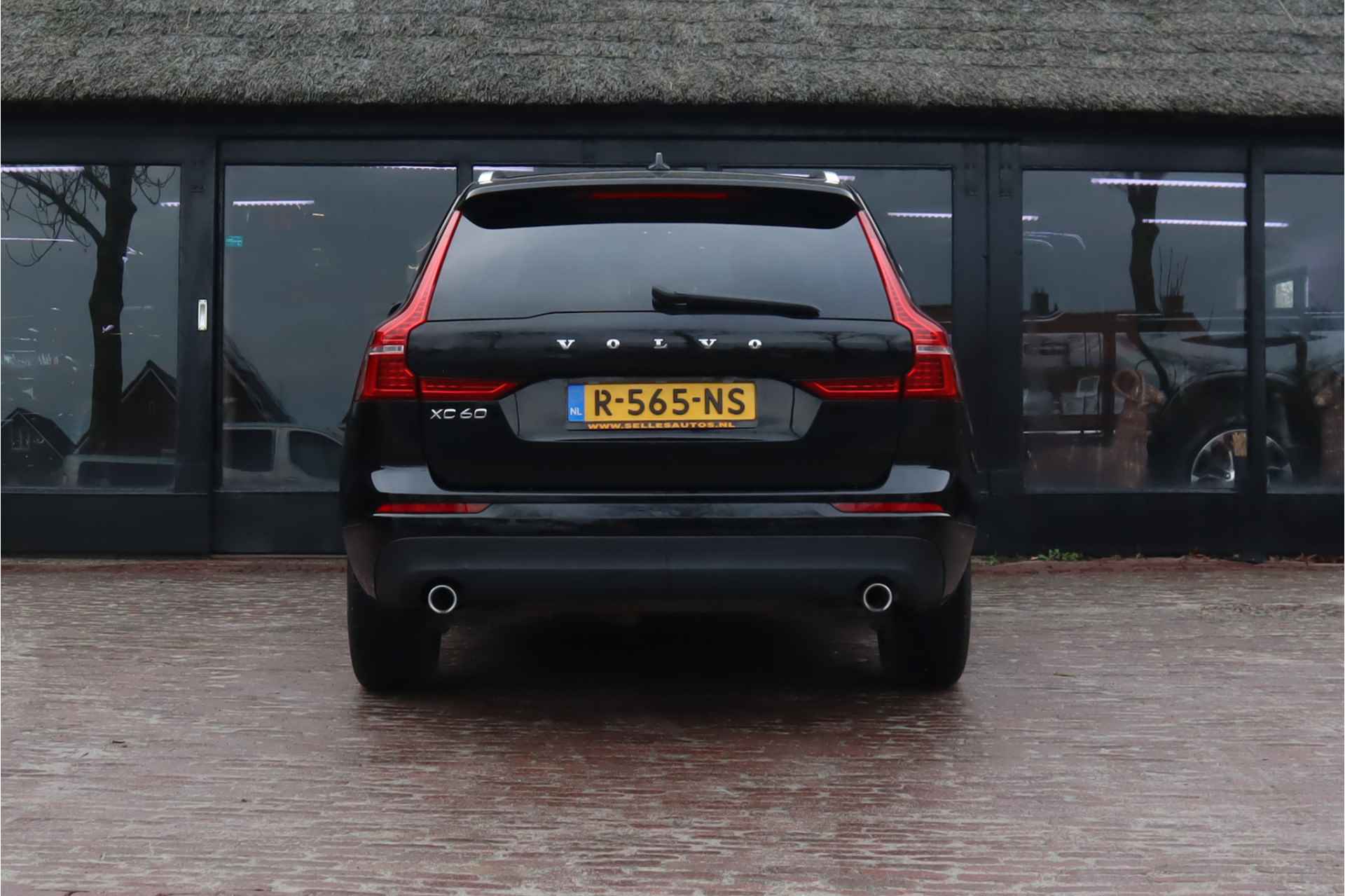 Volvo XC60 2.0 D4 Momentum | Automaat | Navigatie | Adaptive cruise control | - 23/36